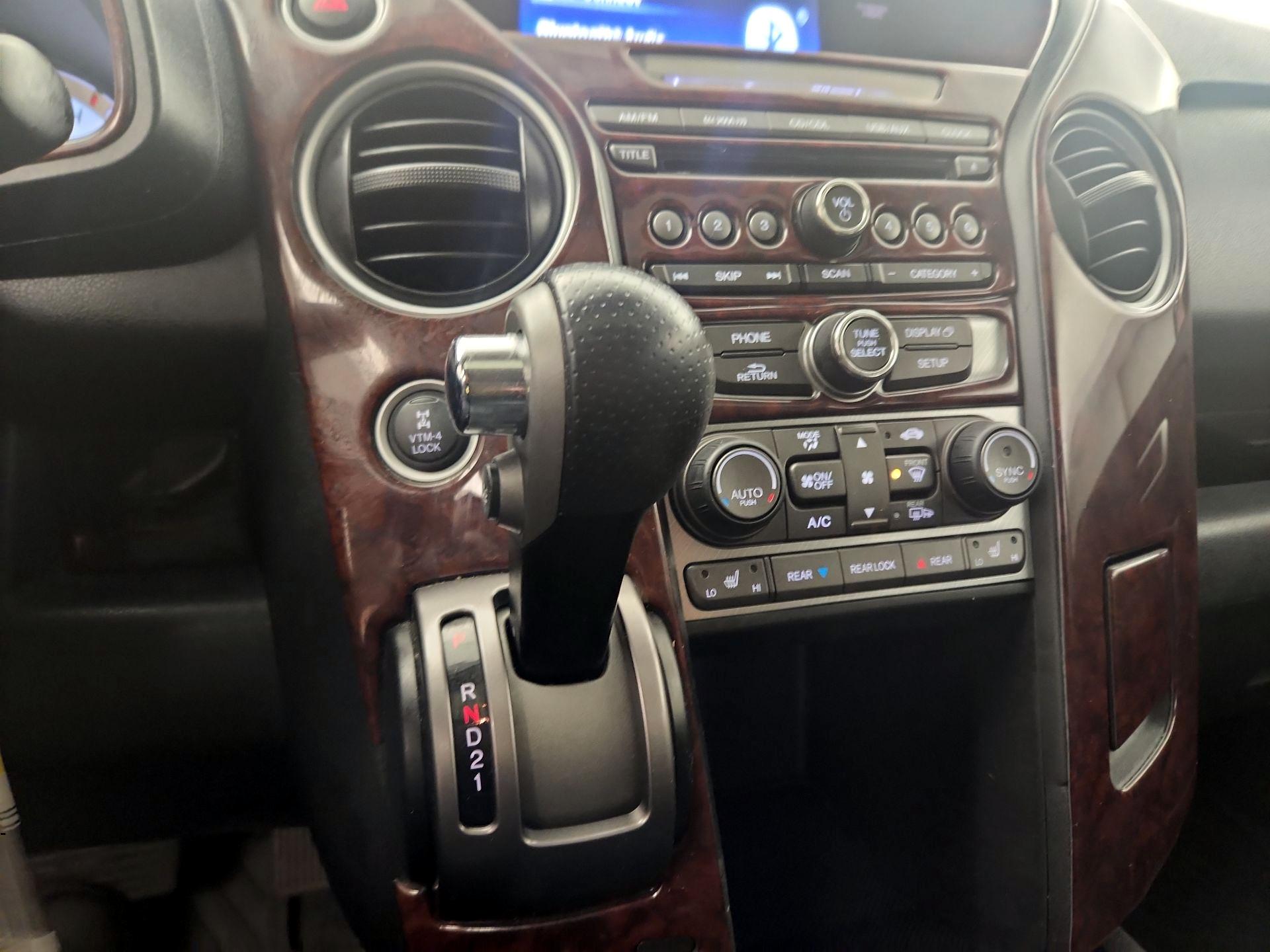 Thumbnail: 2015 Honda Pilot - 17