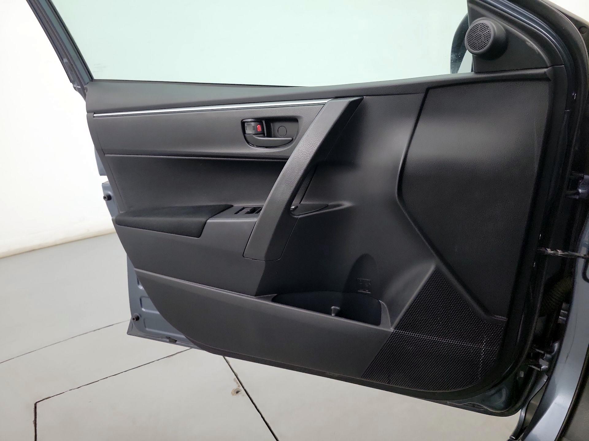 Thumbnail: 2016 Toyota Corolla - 12