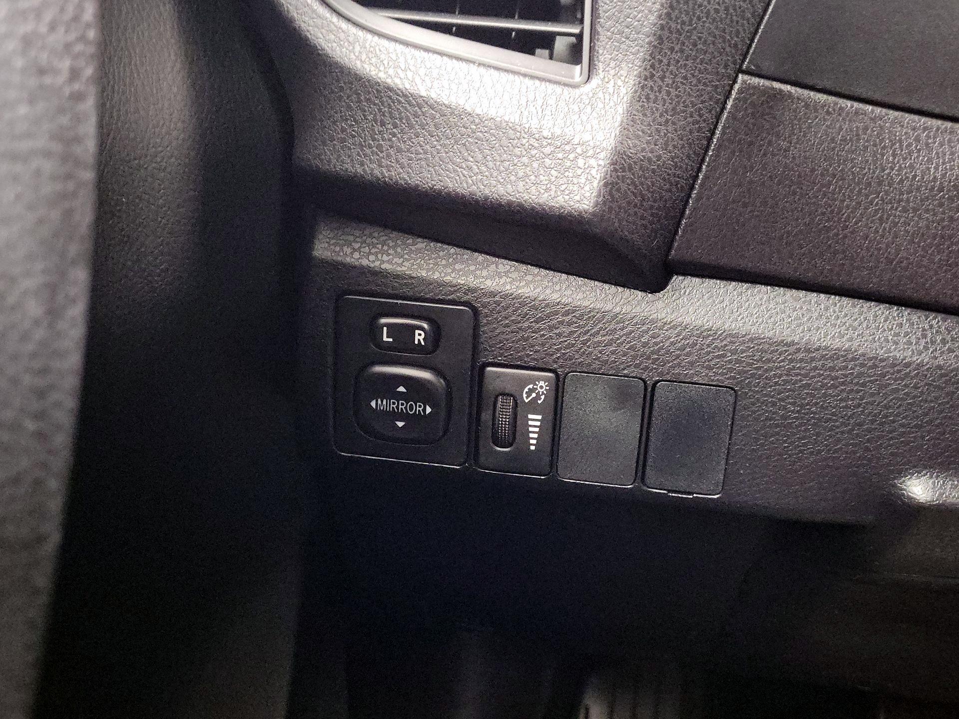Thumbnail: 2016 Toyota Corolla - 13