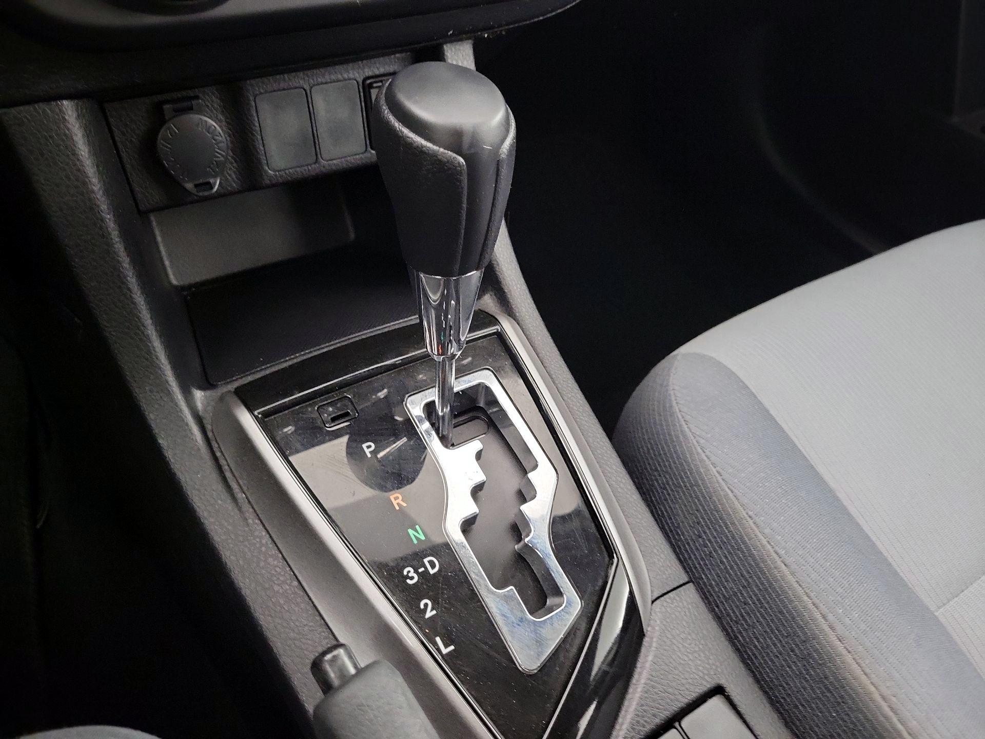 Thumbnail: 2016 Toyota Corolla - 16