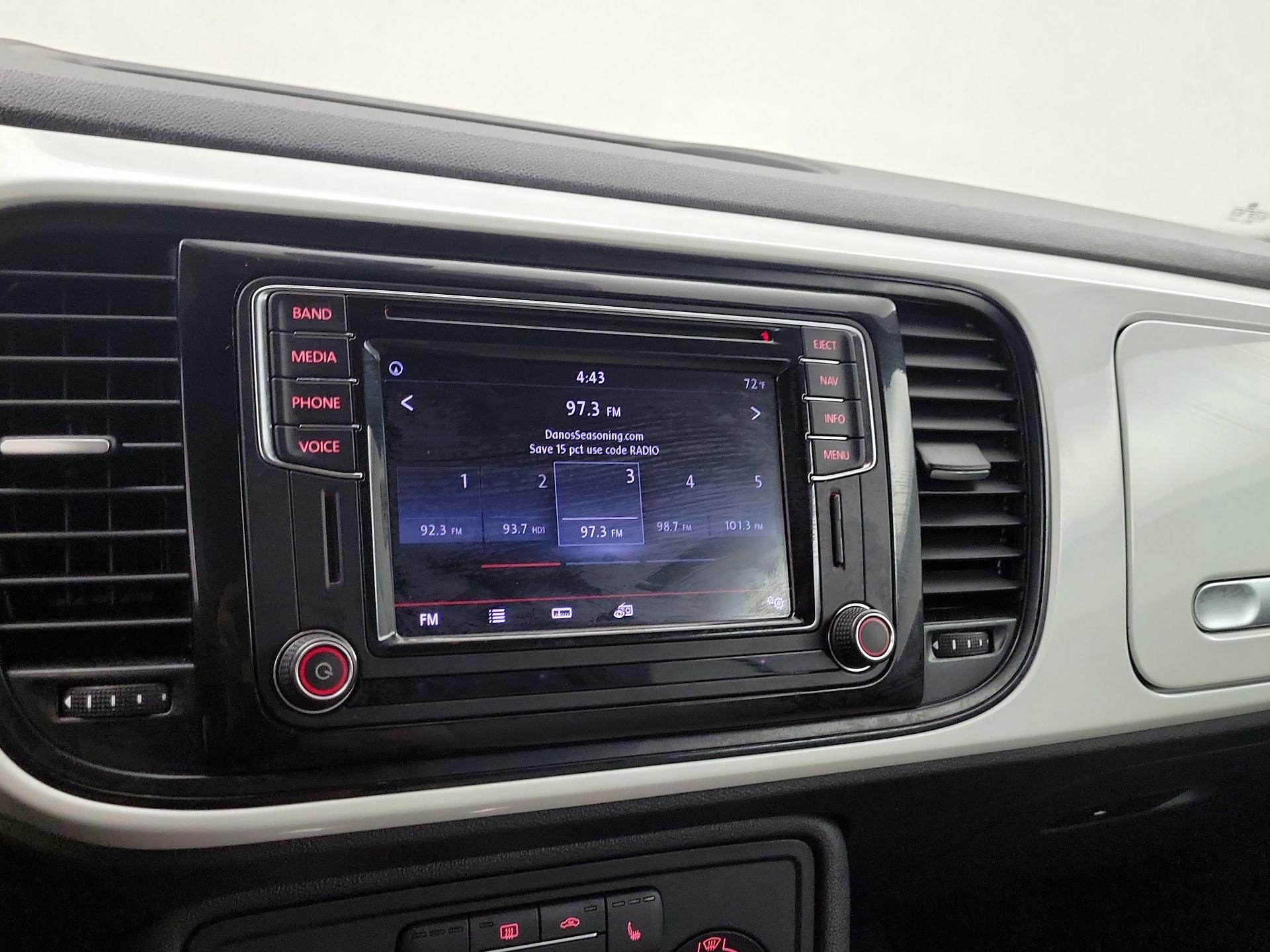 Thumbnail: 2017 Volkswagen Beetle - 16