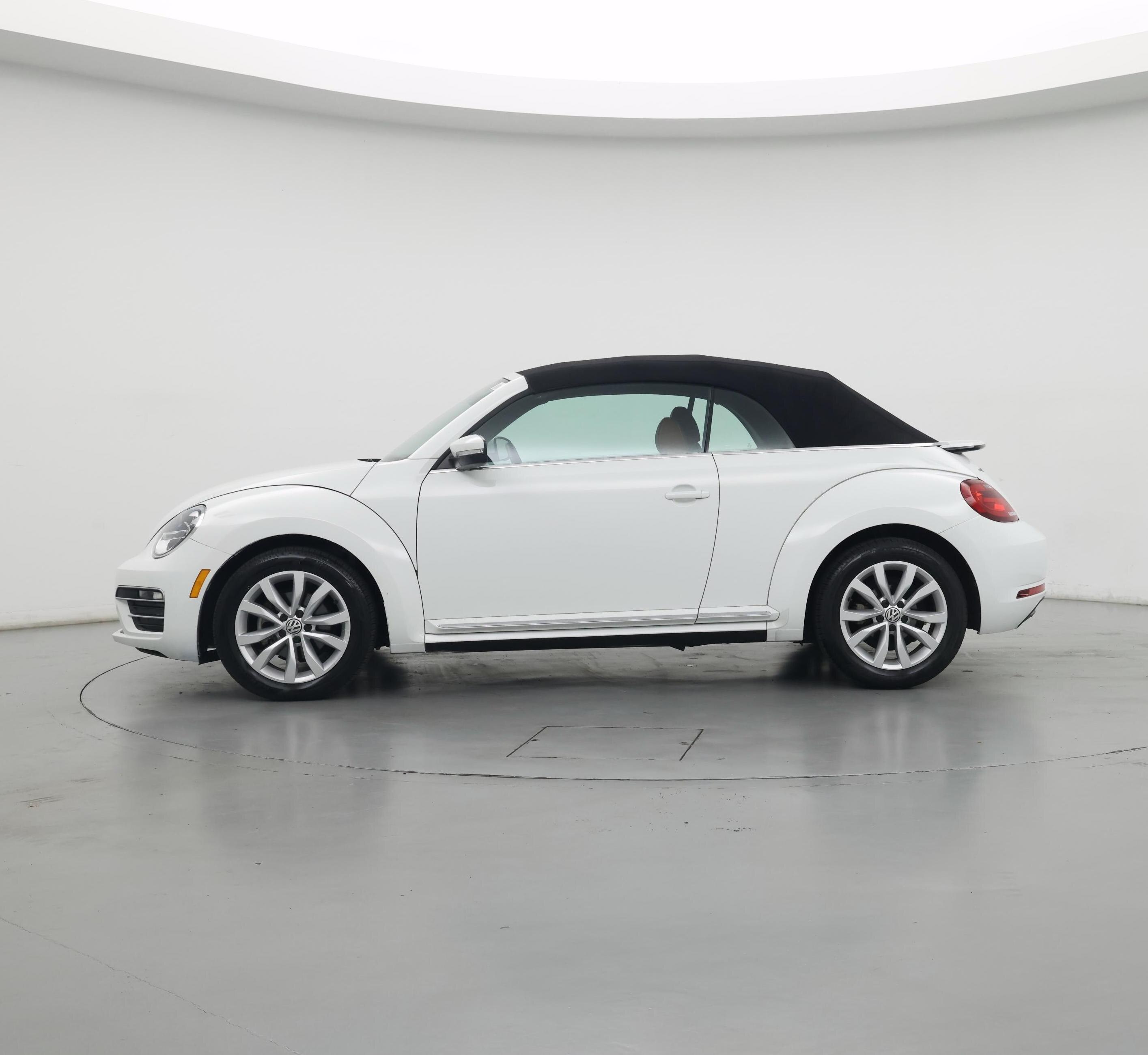 Thumbnail: 2017 Volkswagen Beetle - 3