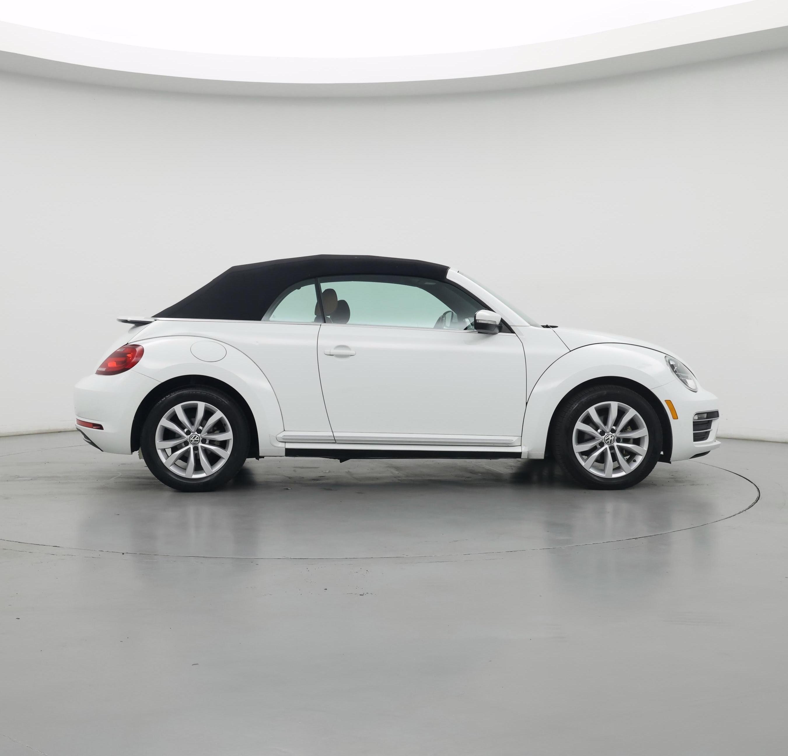 Thumbnail: 2017 Volkswagen Beetle - 7