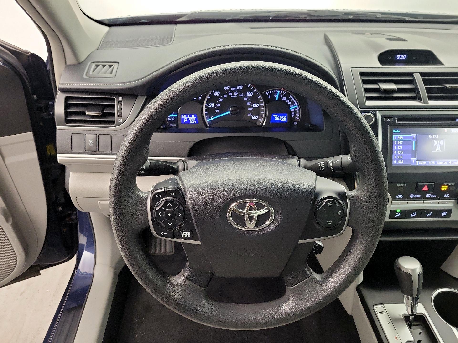 Thumbnail: 2014 Toyota Camry - 10