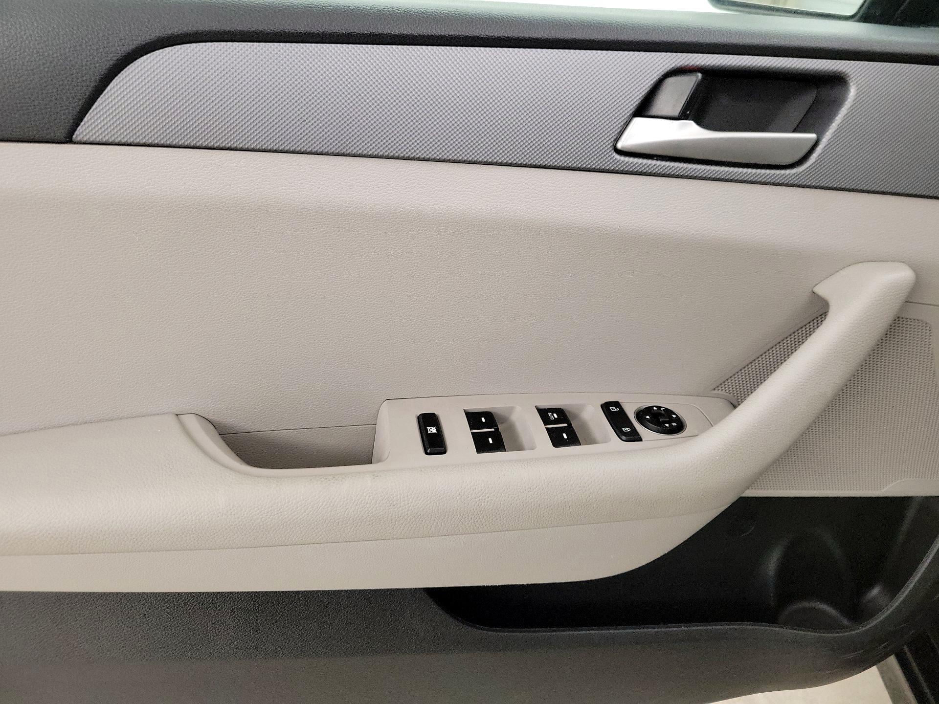 Thumbnail: 2019 Hyundai Sonata - 12