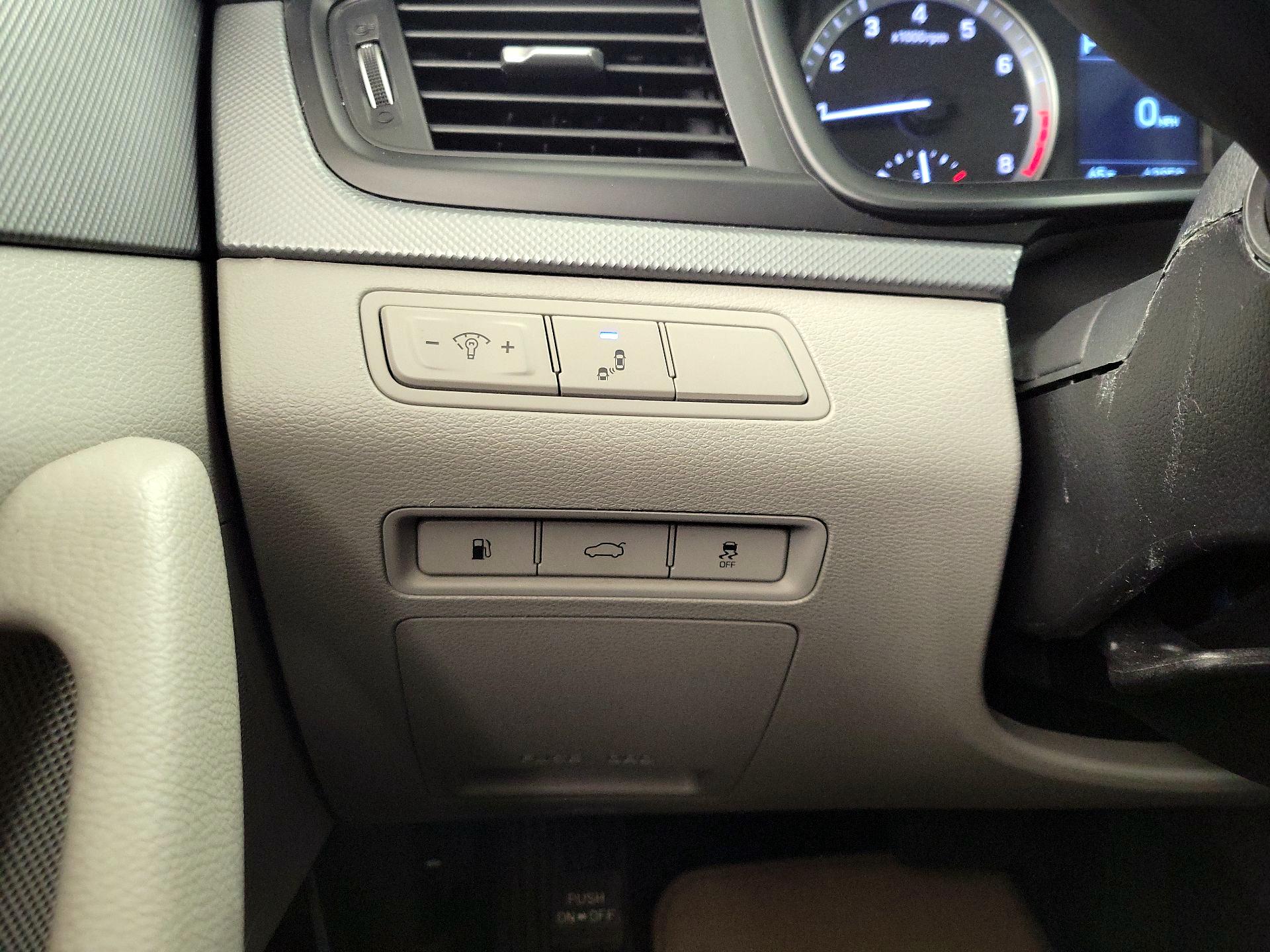 Thumbnail: 2019 Hyundai Sonata - 13