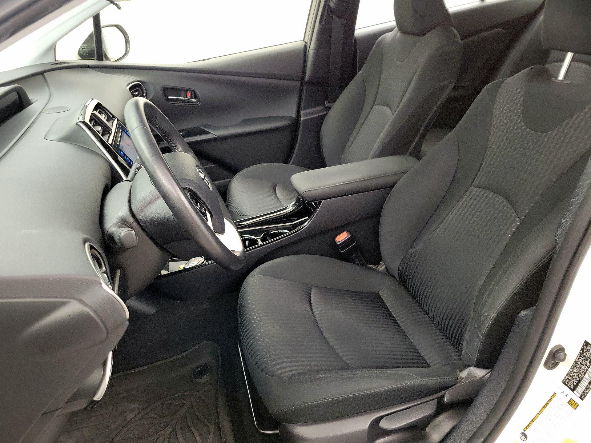 Thumbnail: 2017 Toyota Prius - 11