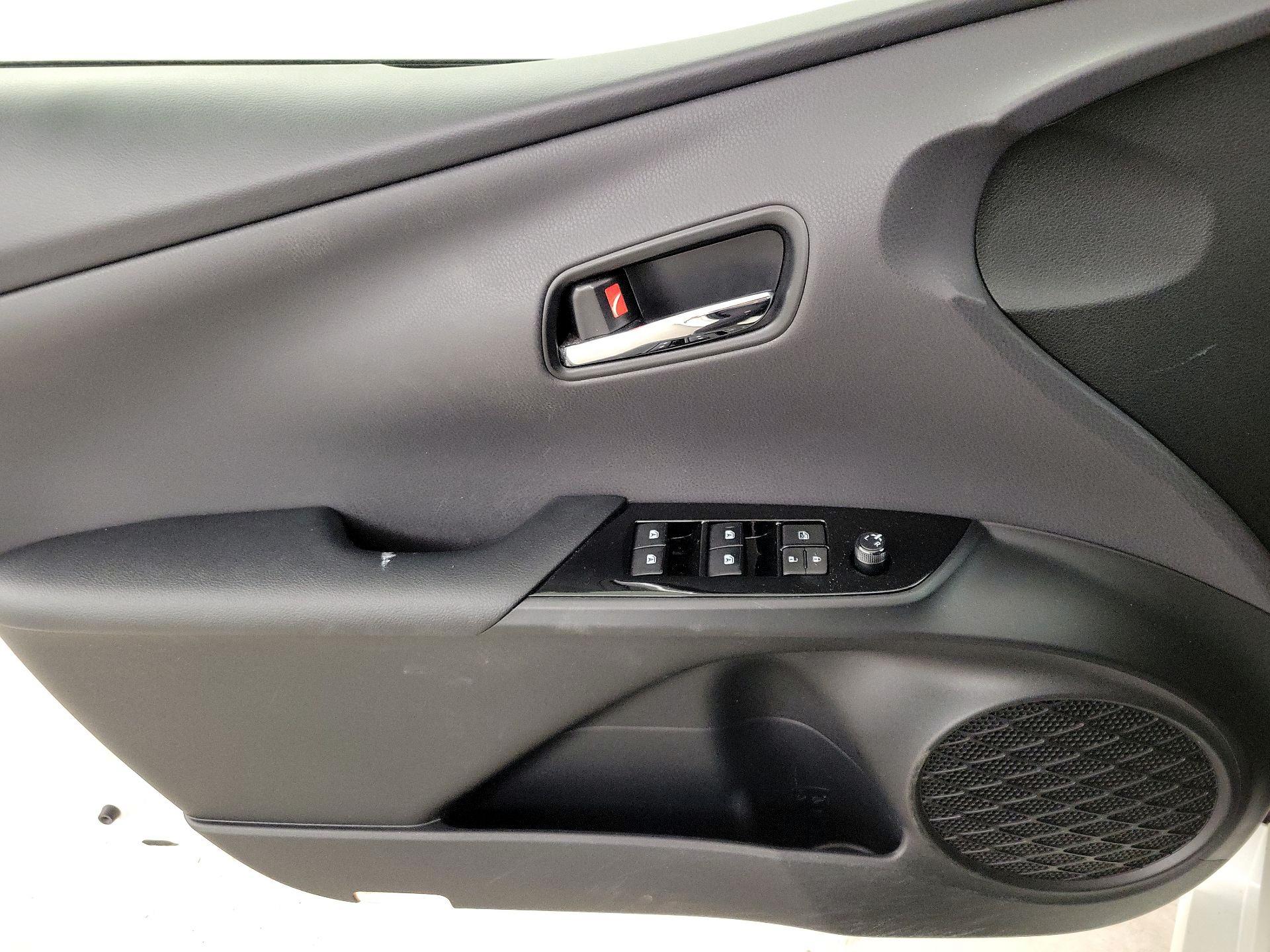 Thumbnail: 2017 Toyota Prius - 12