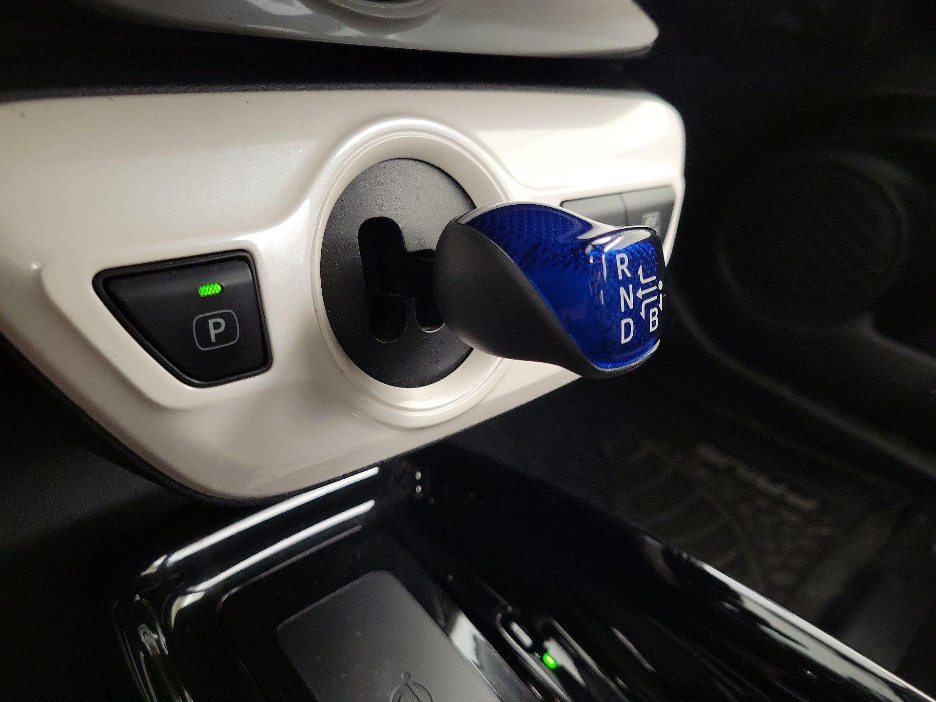 Thumbnail: 2017 Toyota Prius - 18