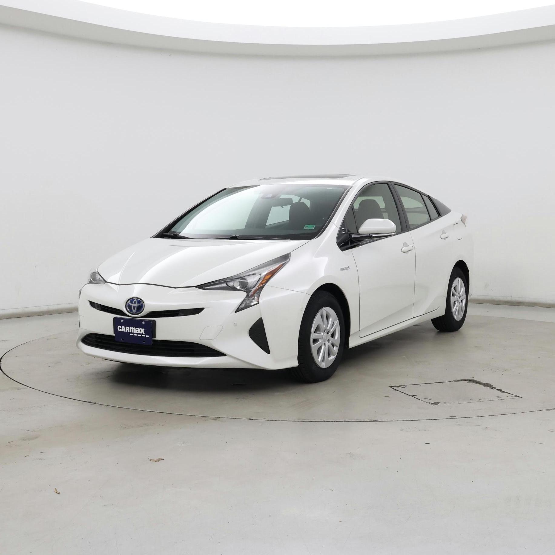 Thumbnail: 2017 Toyota Prius - 4