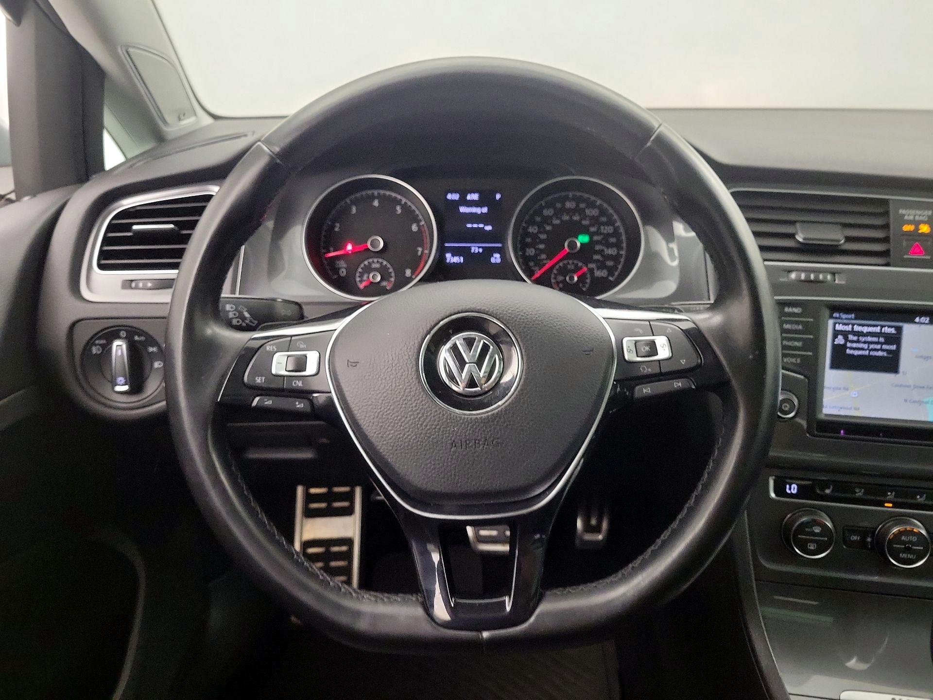 Thumbnail: 2017 Volkswagen Golf - 10