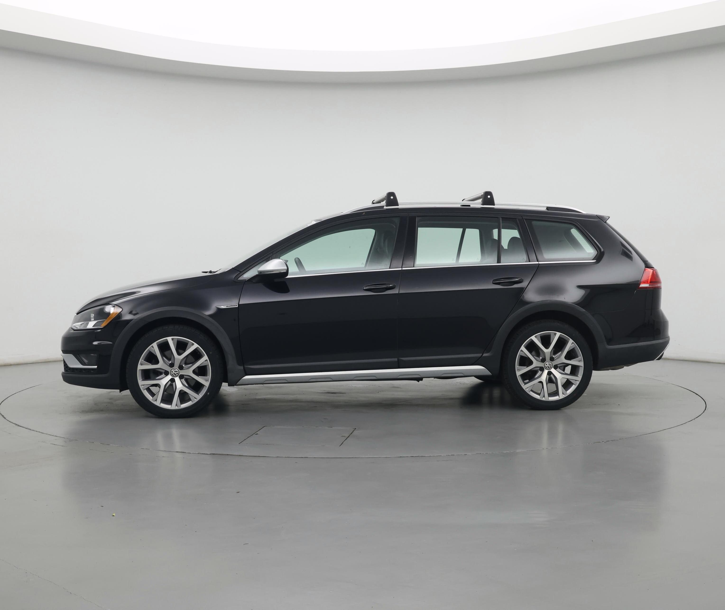 Thumbnail: 2017 Volkswagen Golf - 3