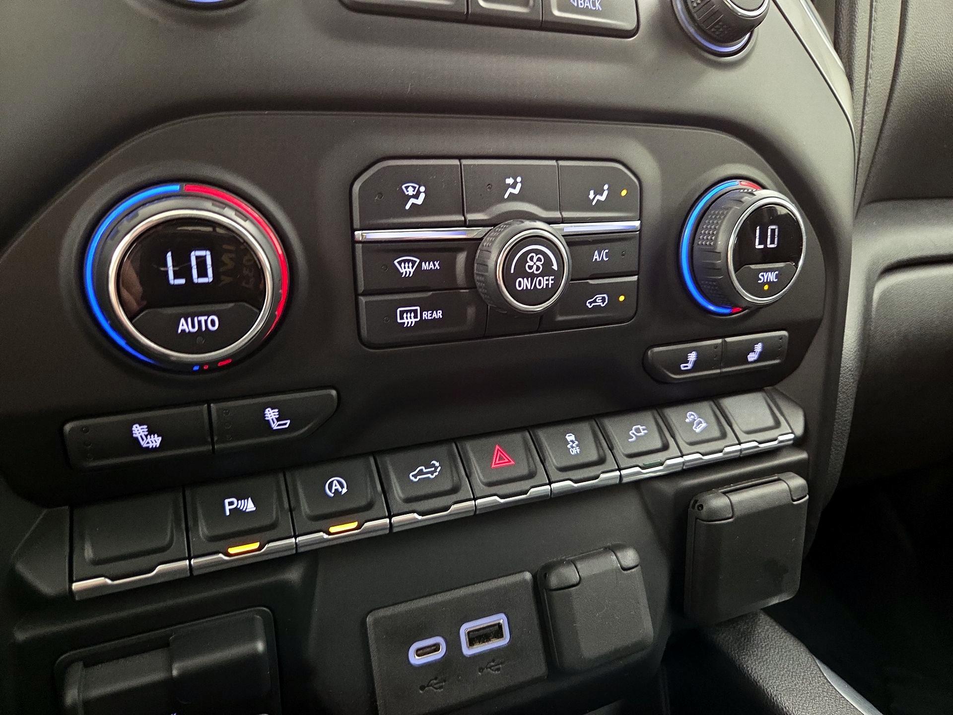 Thumbnail: 2020 Chevrolet Silverado 1500 - 16