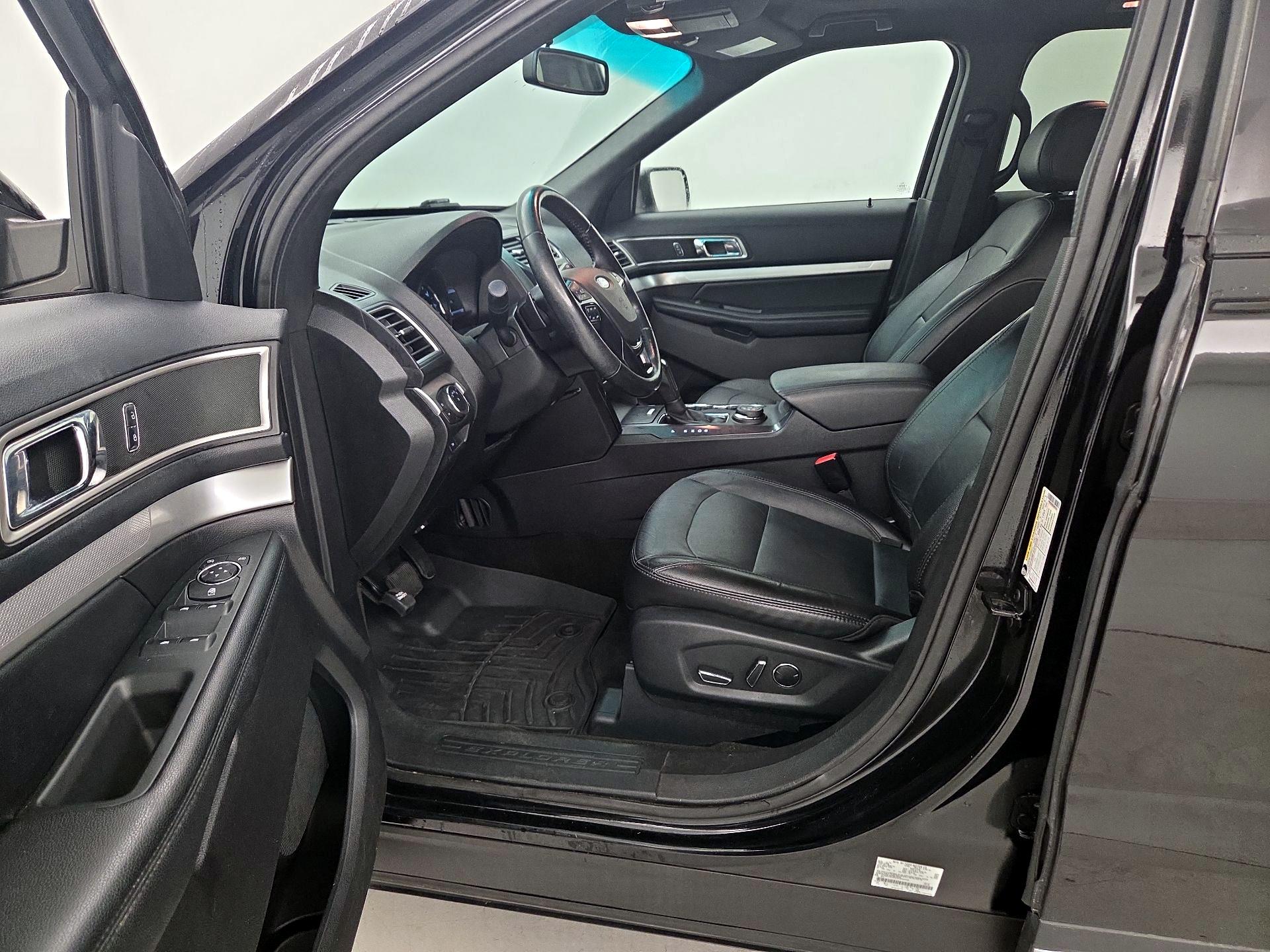 Thumbnail: 2016 Ford Explorer - 11