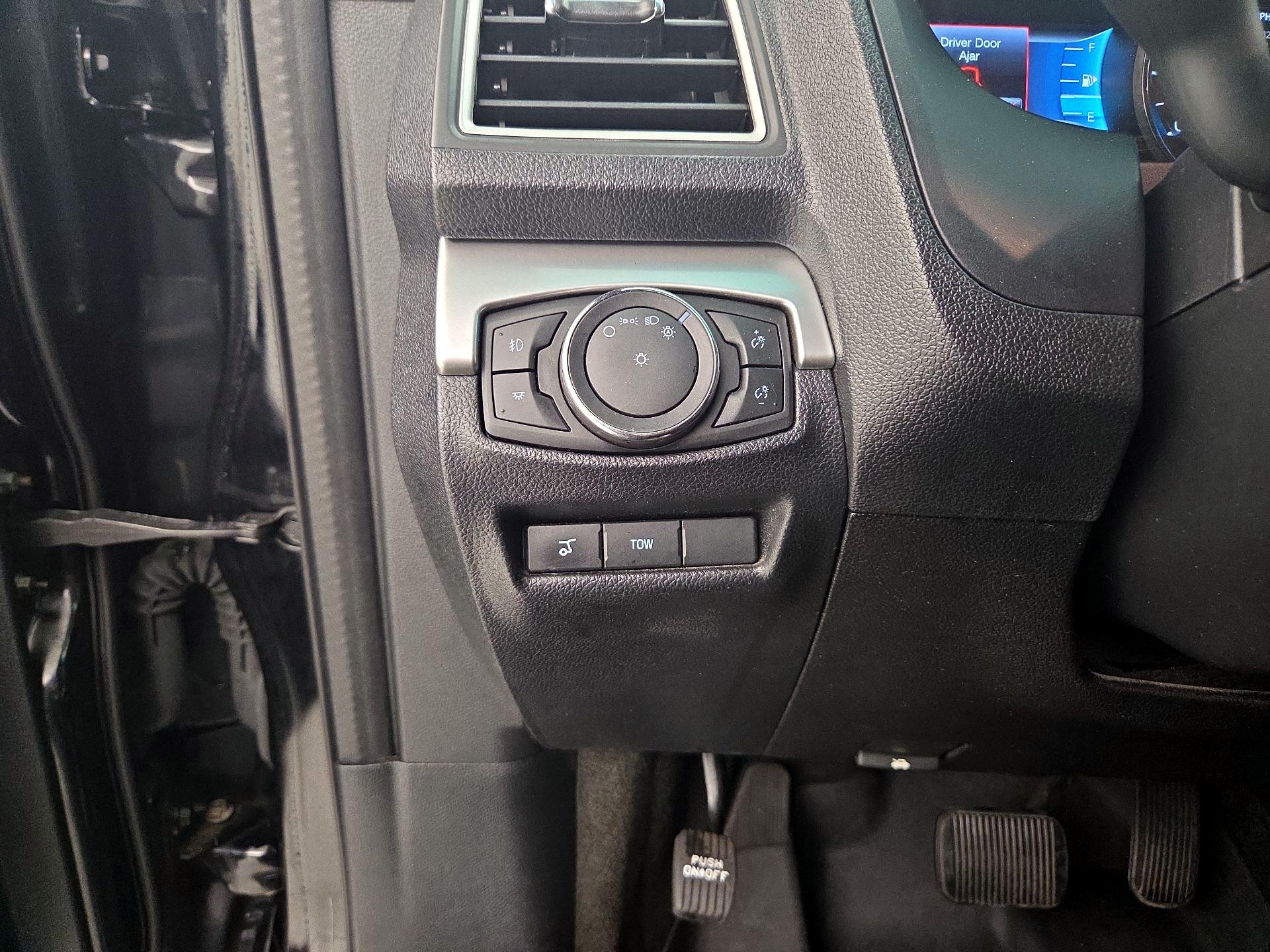 Thumbnail: 2016 Ford Explorer - 13