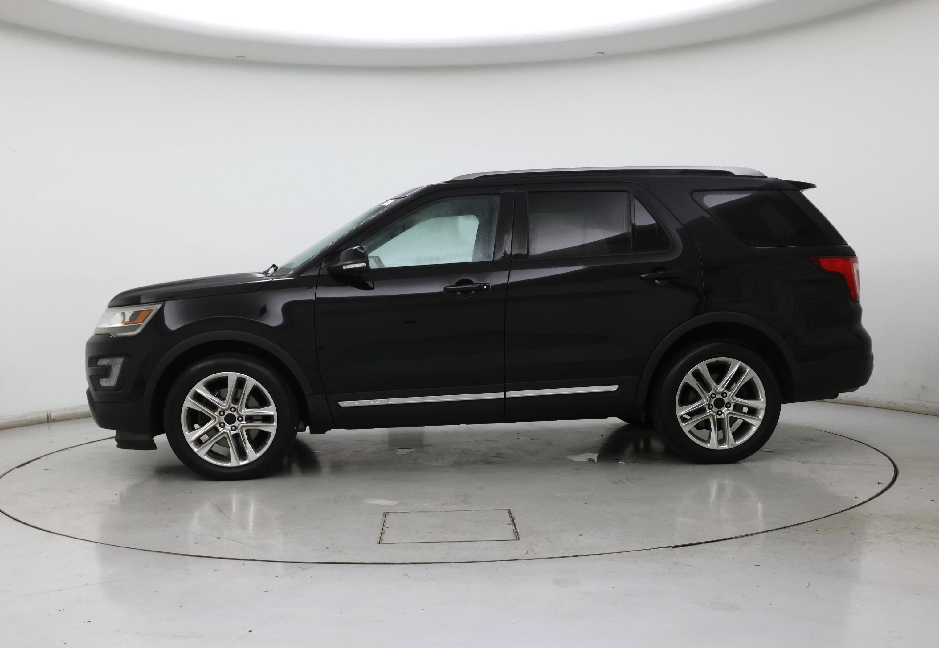 Thumbnail: 2016 Ford Explorer - 3