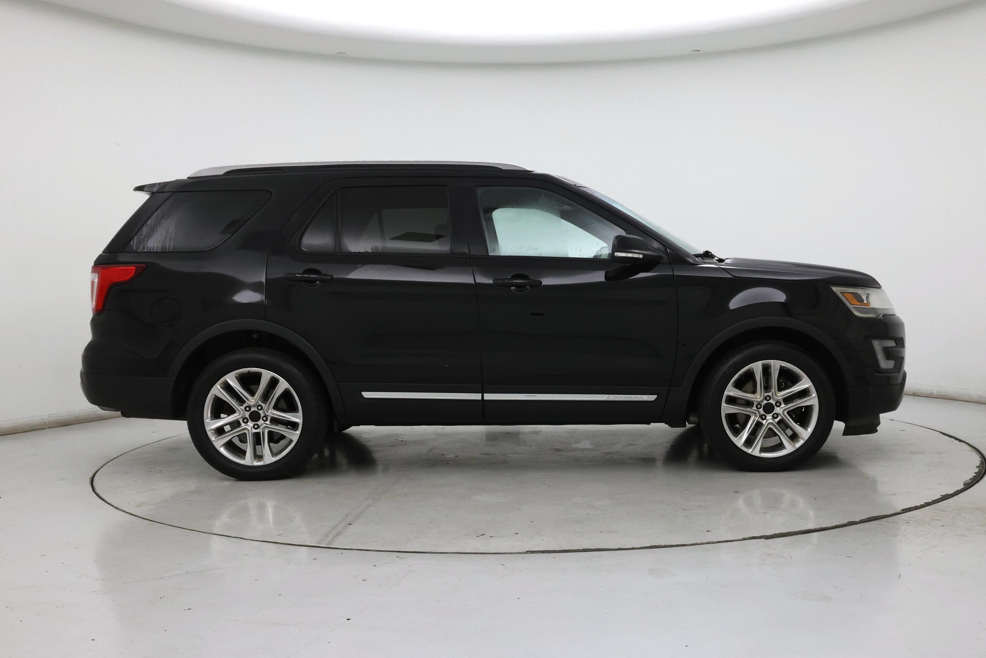 Thumbnail: 2016 Ford Explorer - 7