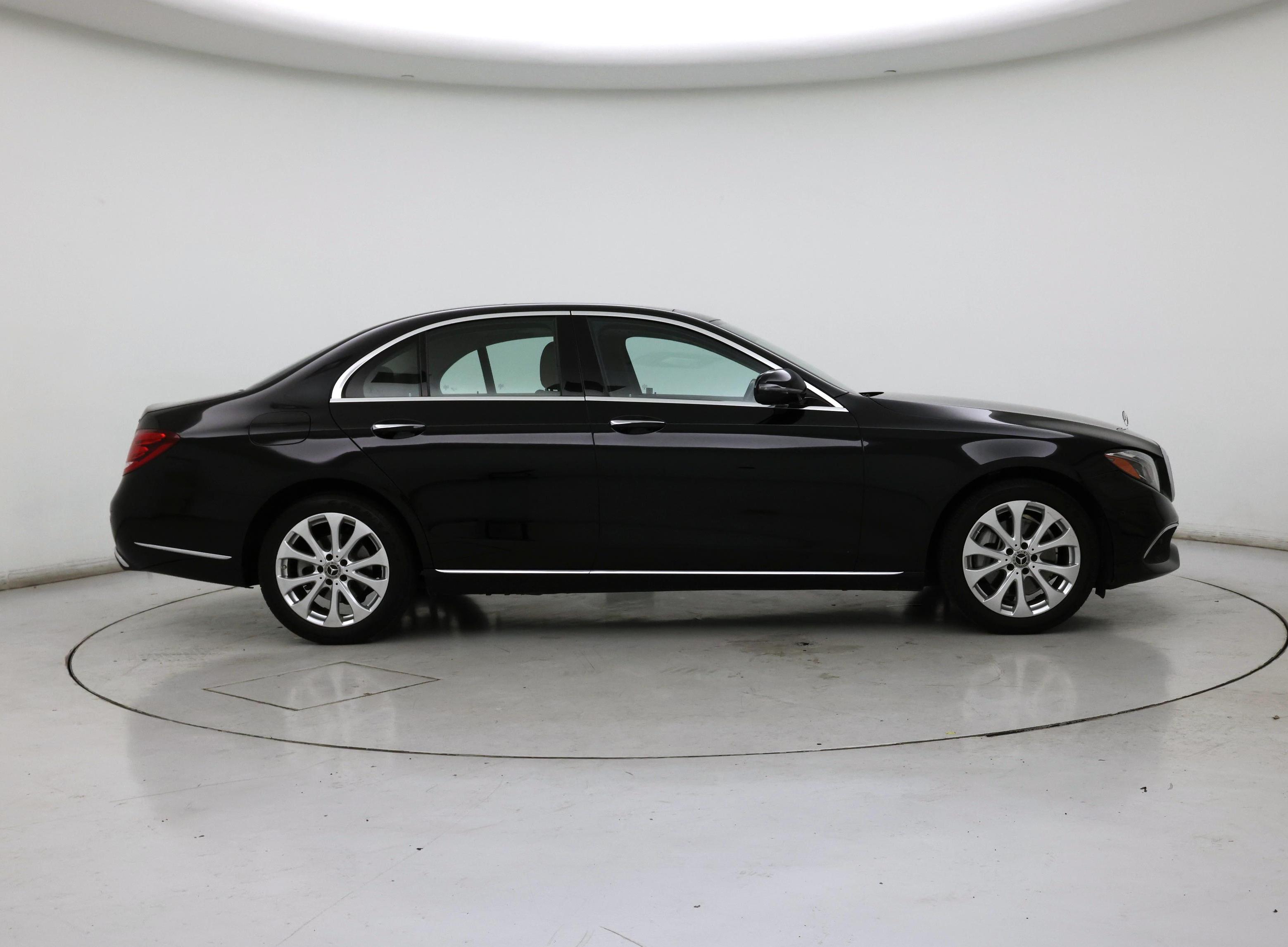 Thumbnail: 2018 Mercedes-Benz E-Class - 7