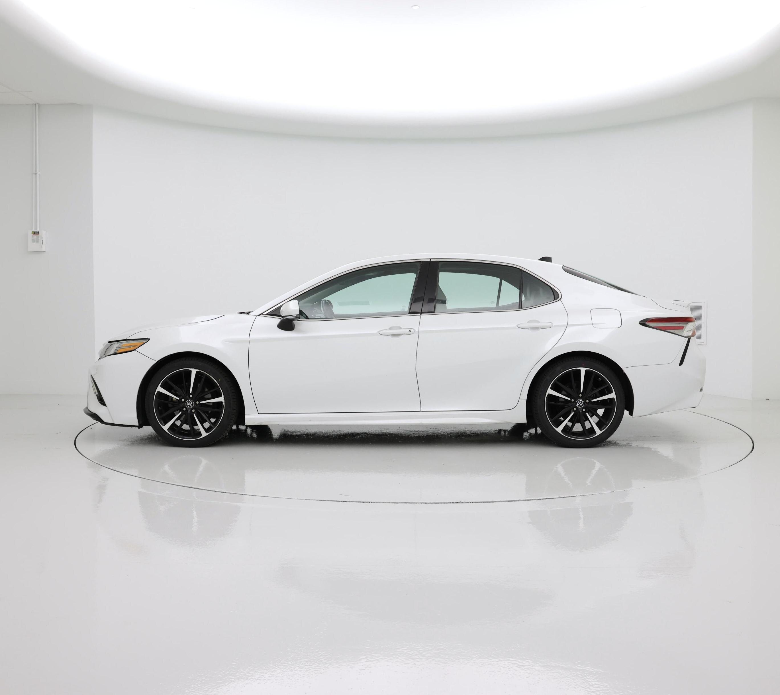 Thumbnail: 2018 Toyota Camry - 3