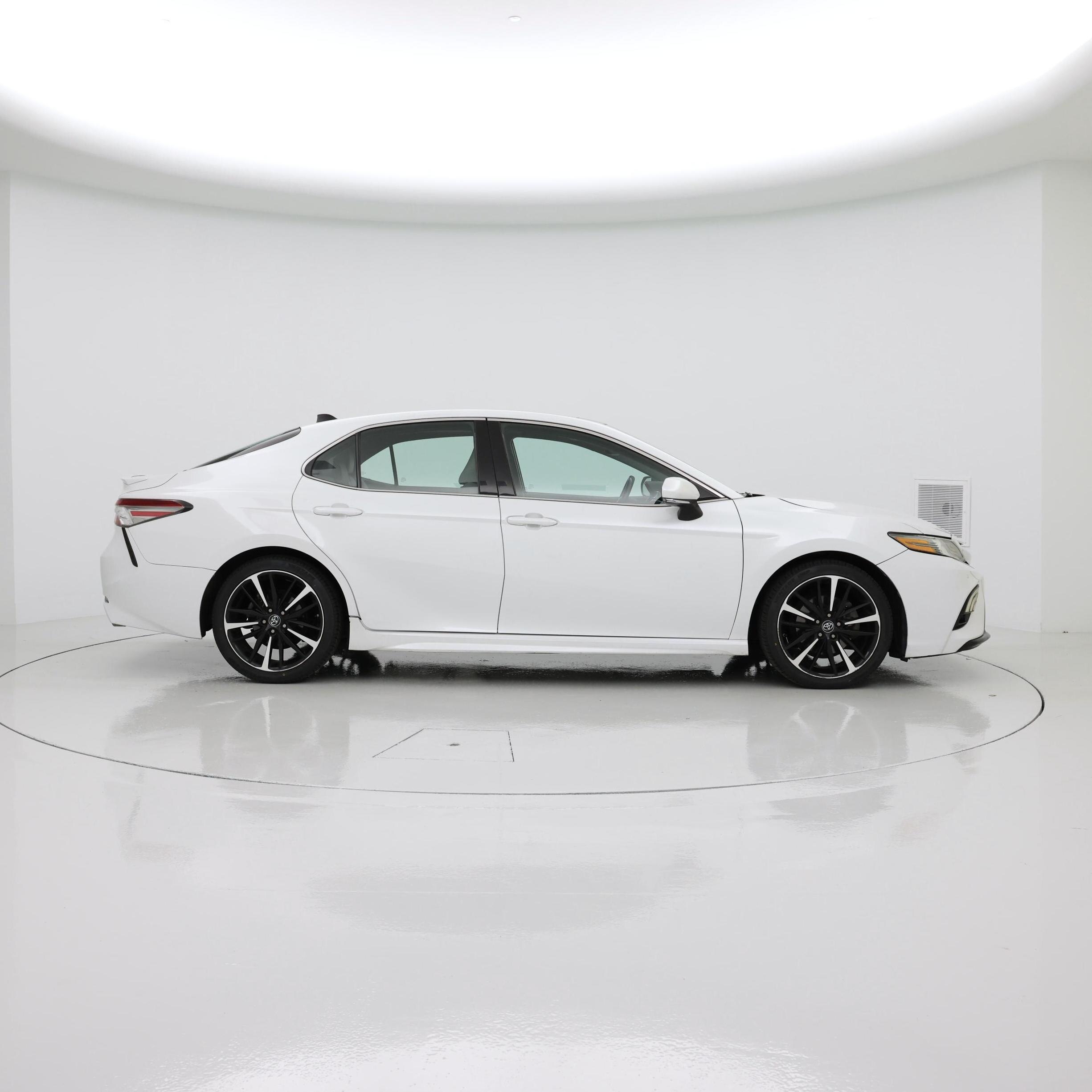 Thumbnail: 2018 Toyota Camry - 7