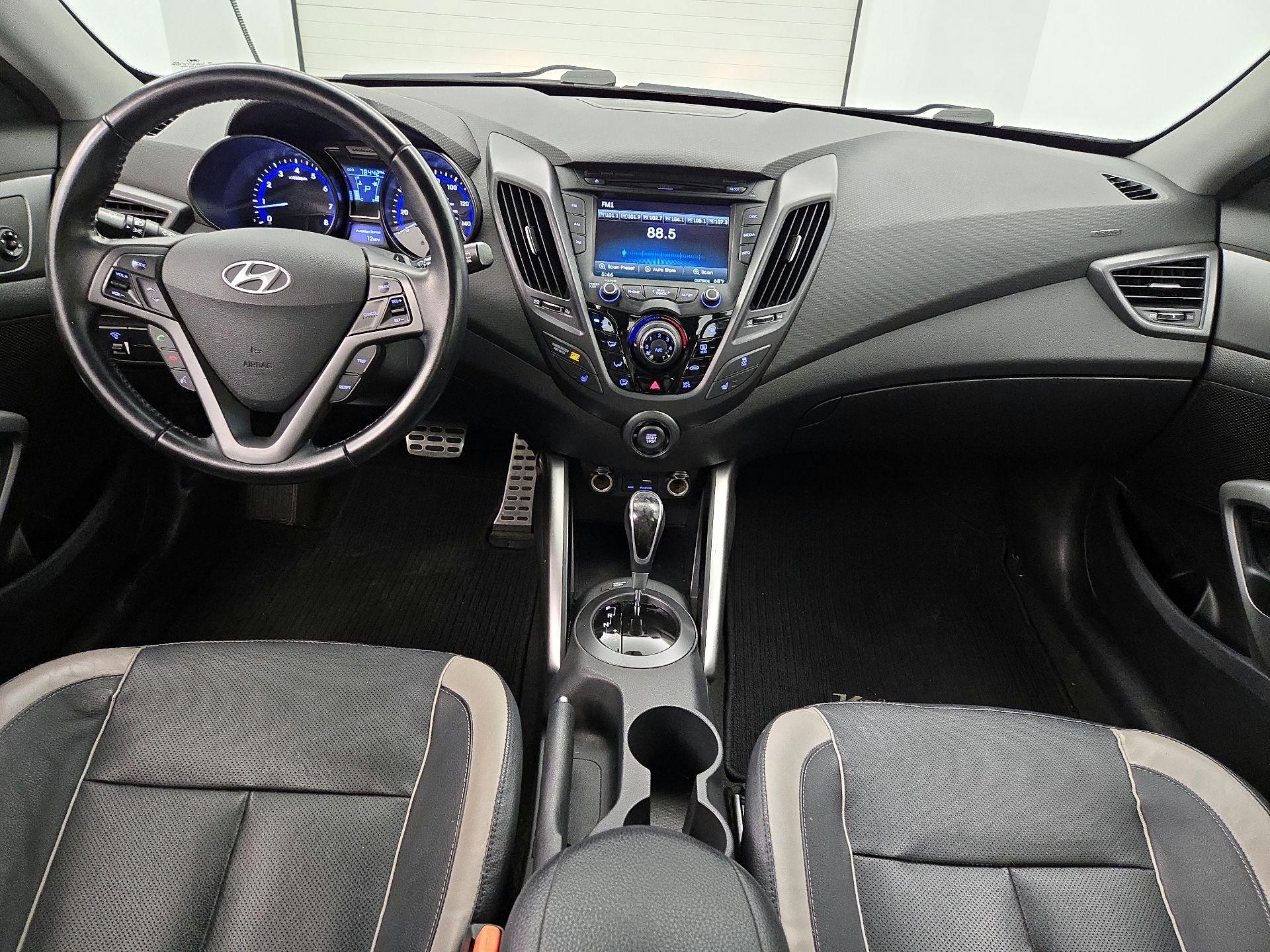 Thumbnail: 2015 Hyundai Veloster - 9