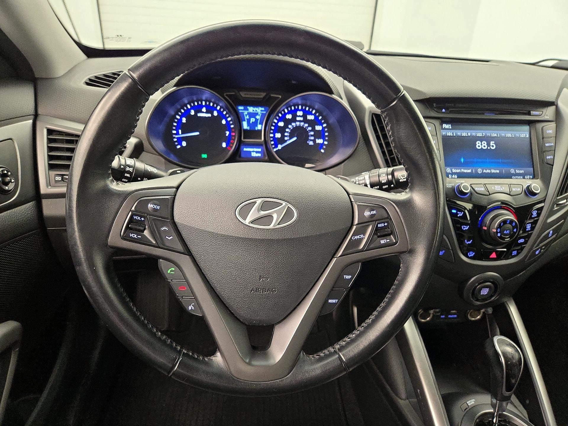 Thumbnail: 2015 Hyundai Veloster - 10