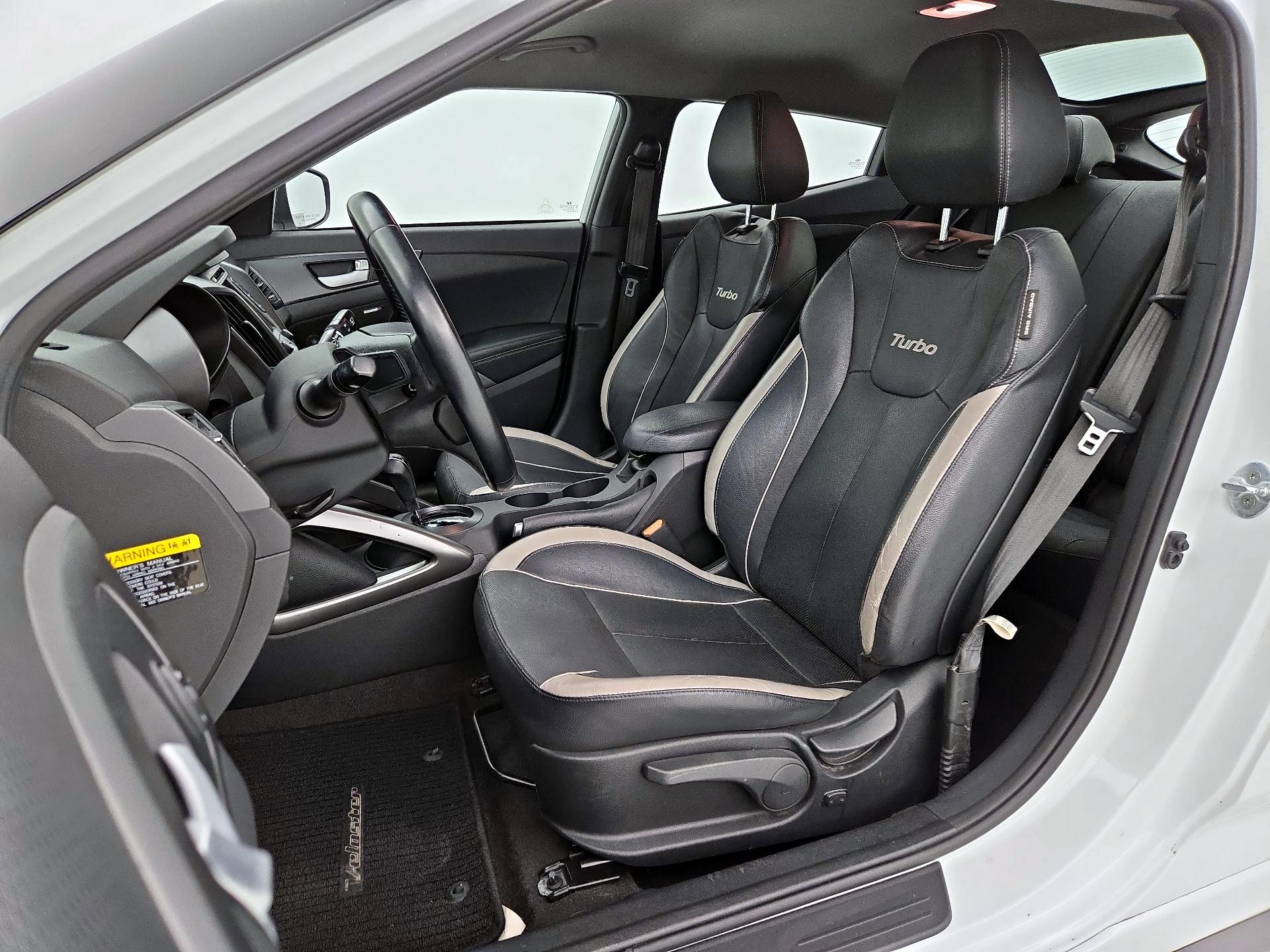 Thumbnail: 2015 Hyundai Veloster - 11