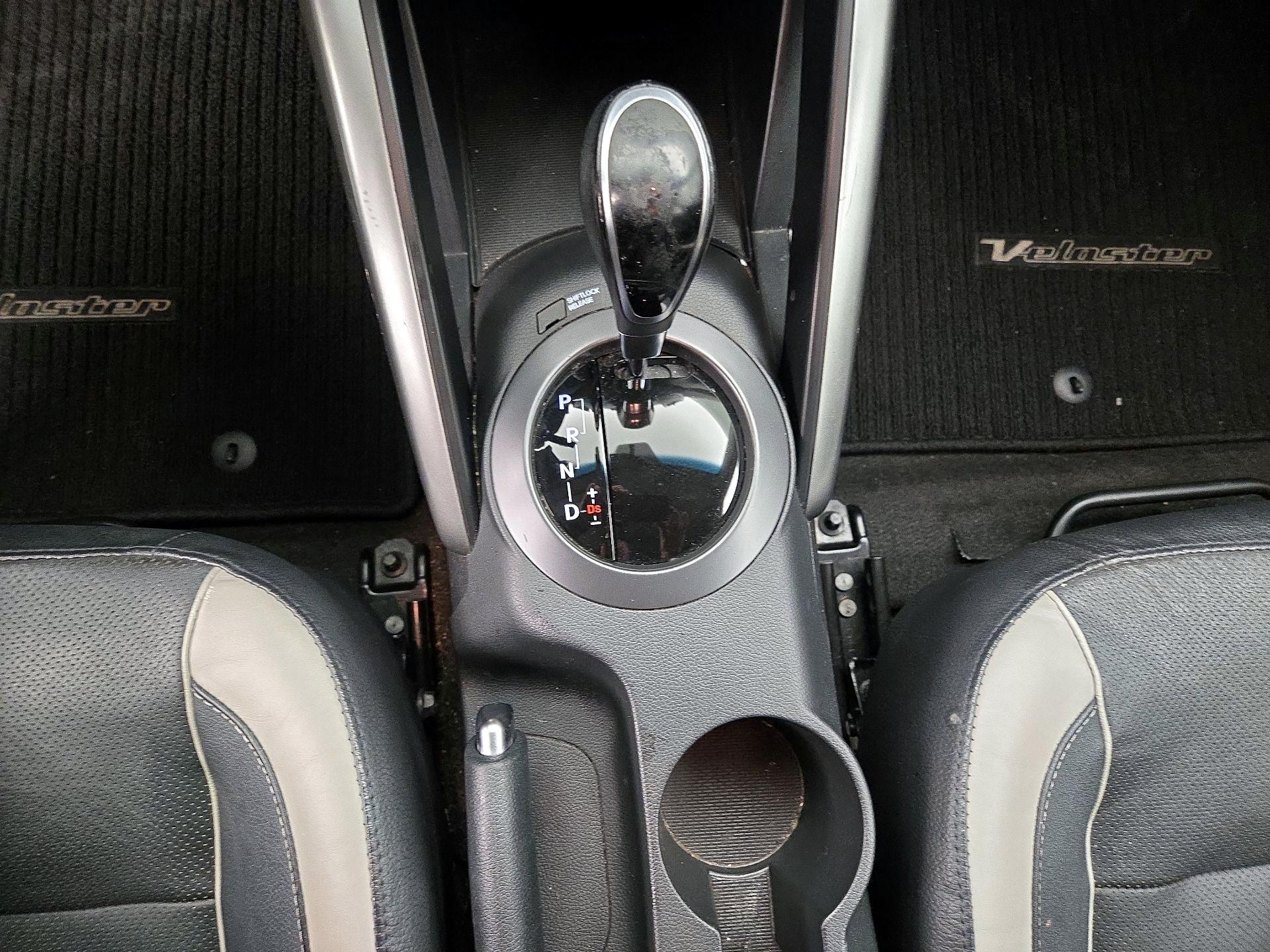 Thumbnail: 2015 Hyundai Veloster - 17
