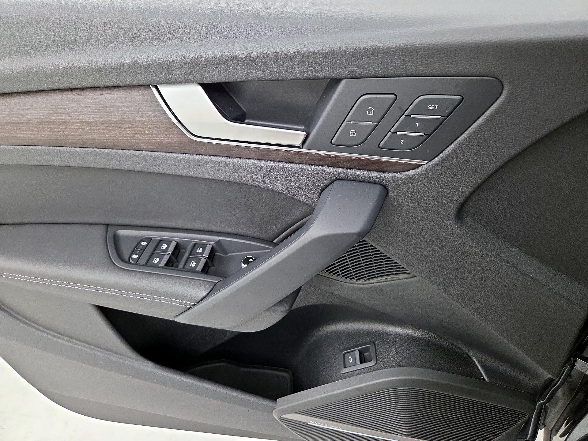Thumbnail: 2023 Audi Q5 - 12
