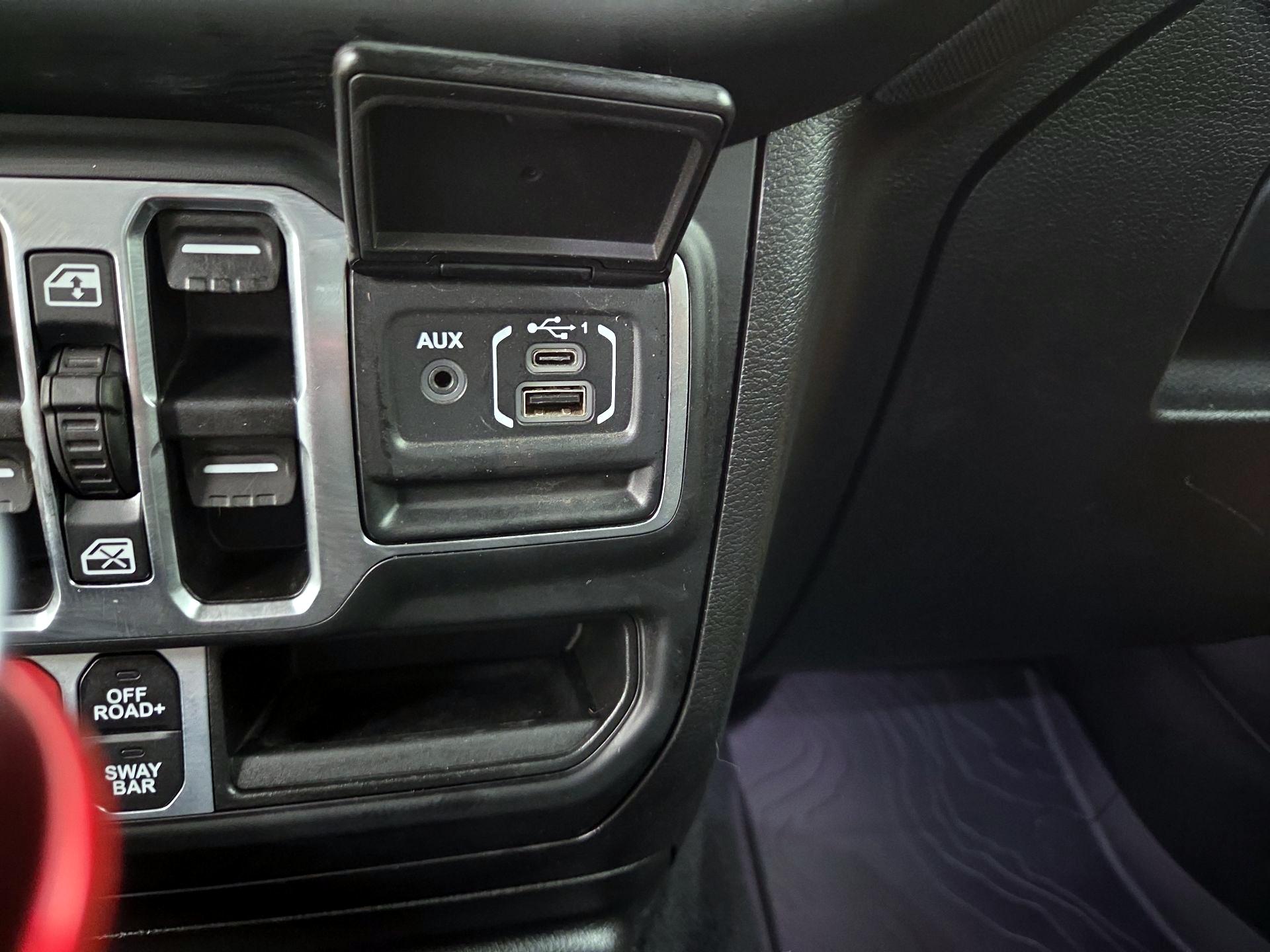 Thumbnail: 2021 Jeep Wrangler - 18