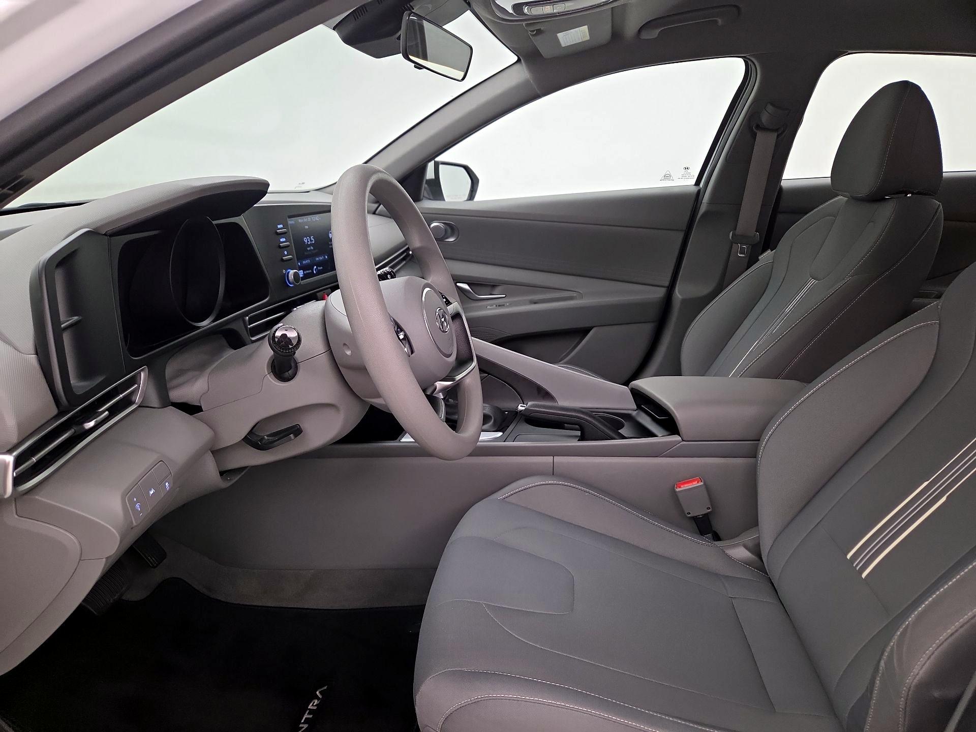 Thumbnail: 2022 Hyundai Elantra - 11