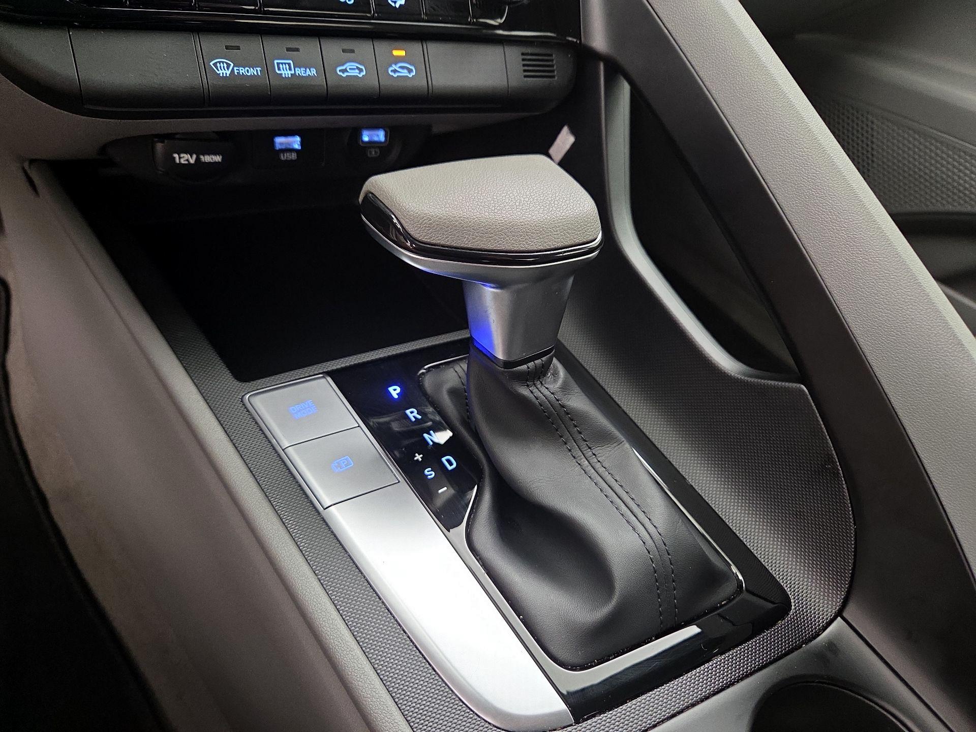 Thumbnail: 2022 Hyundai Elantra - 17