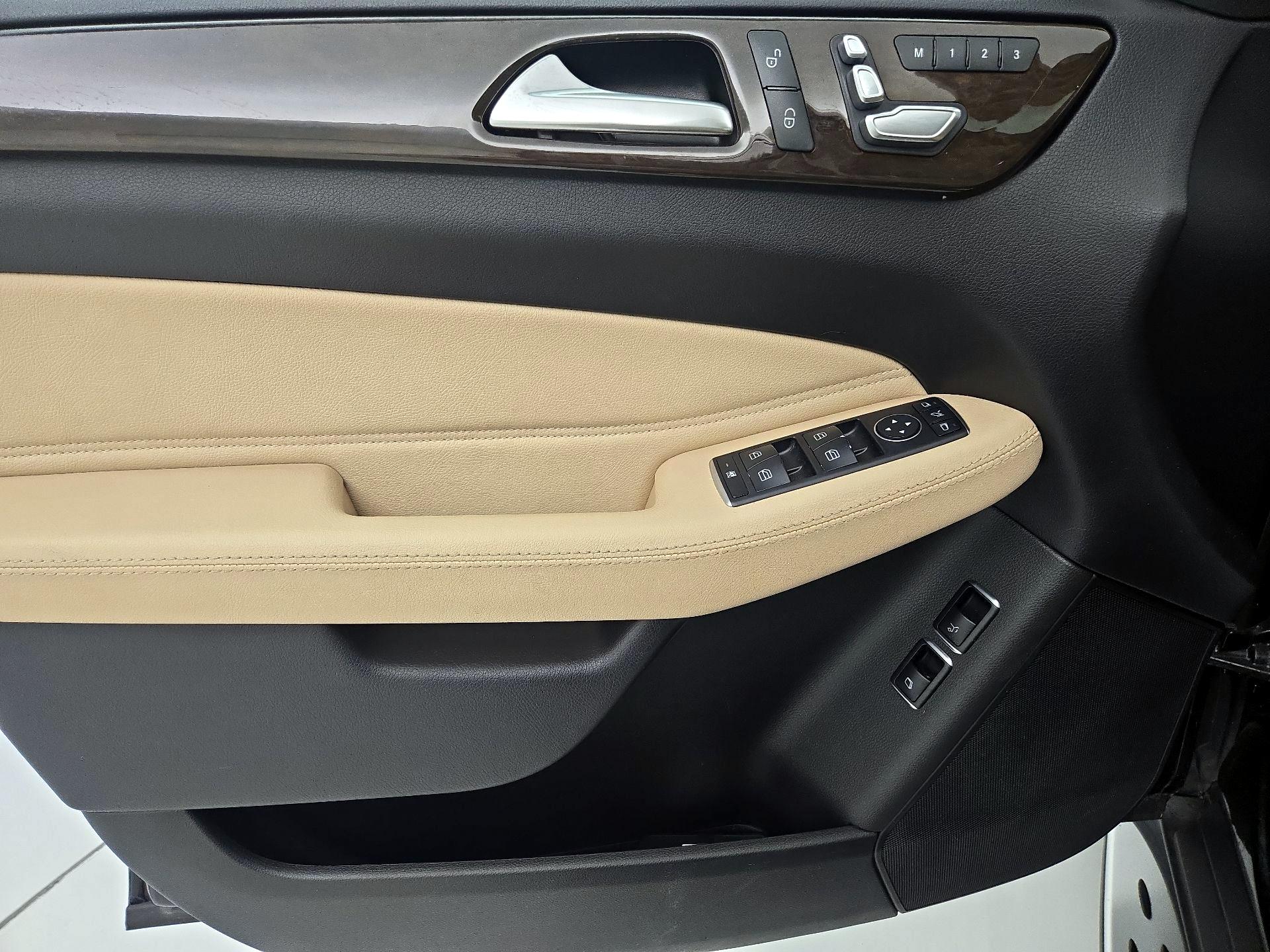 Thumbnail: 2017 Mercedes-Benz GLS - 12