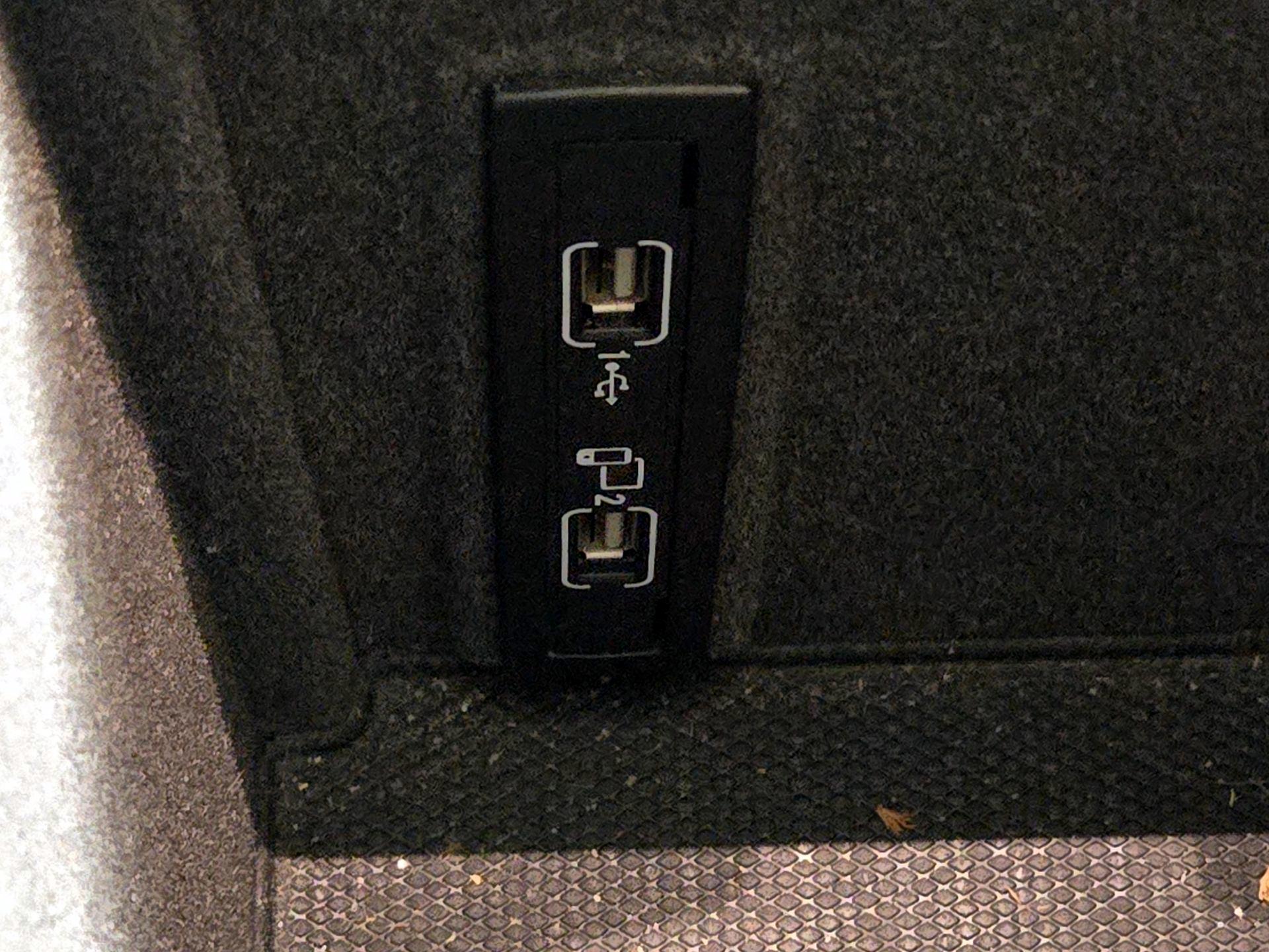 Thumbnail: 2017 Mercedes-Benz GLS - 19