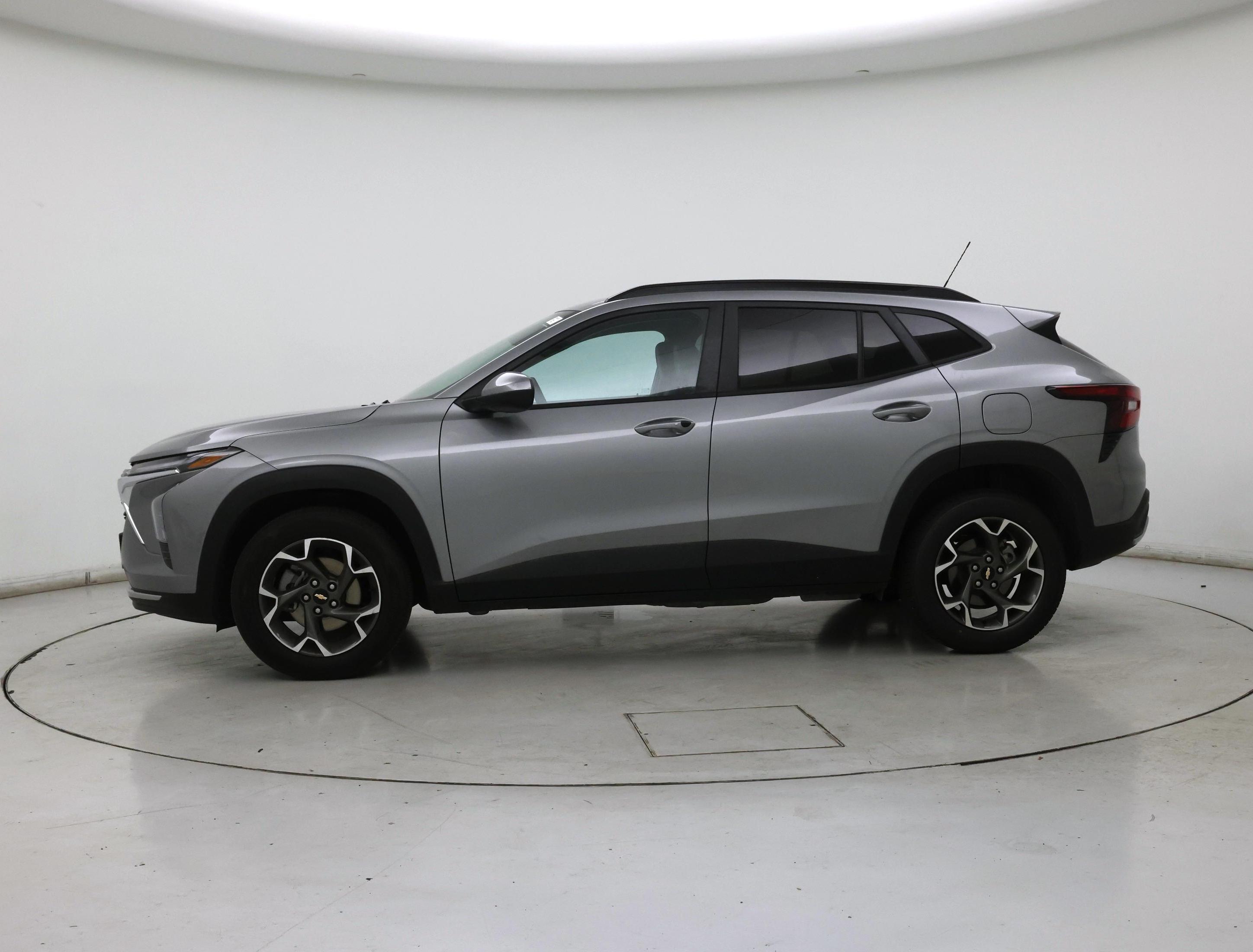 Thumbnail: 2024 Chevrolet Trax - 3