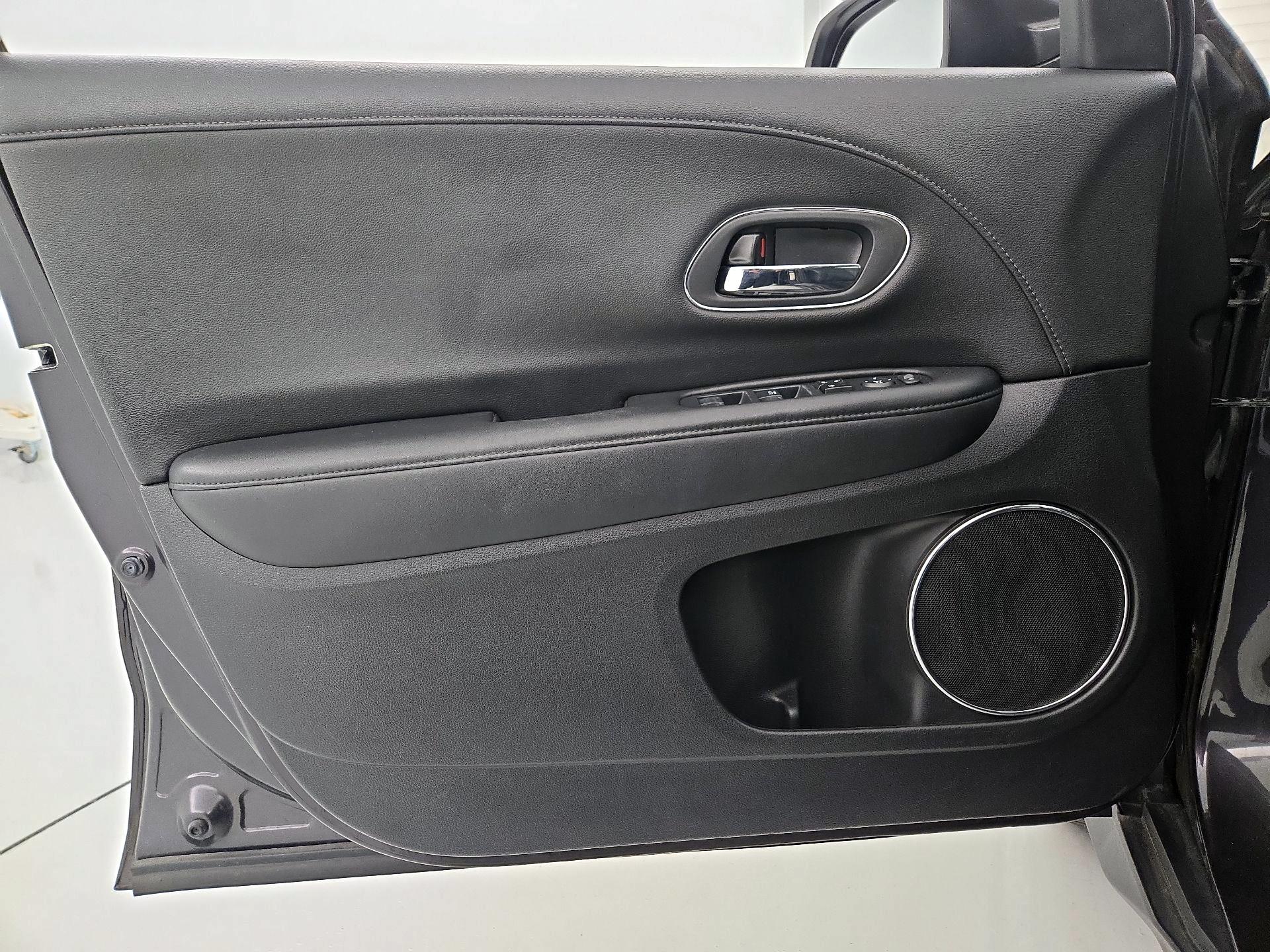 Thumbnail: 2017 Honda HR-V - 12