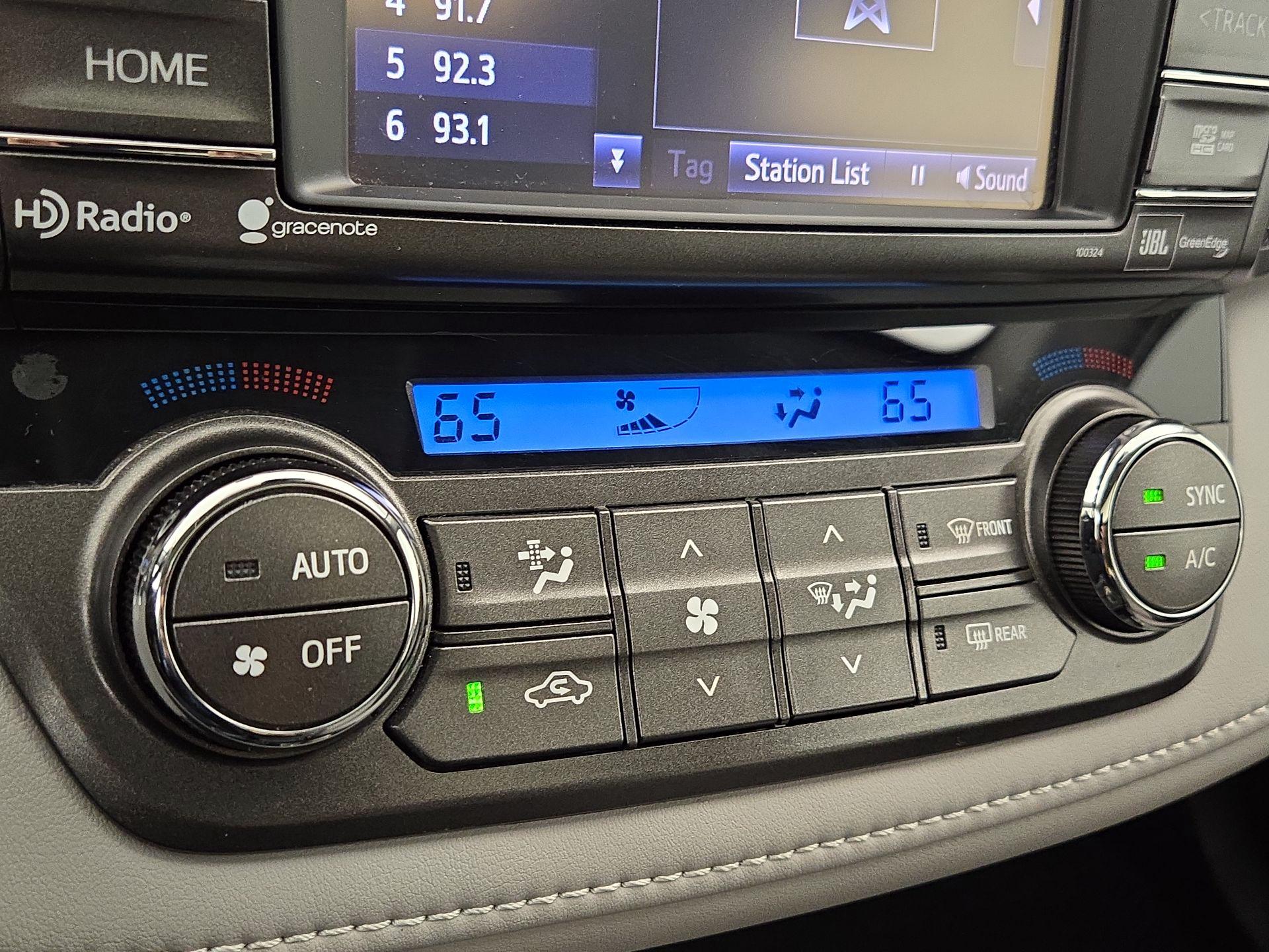 Thumbnail: 2014 Toyota RAV4 - 16