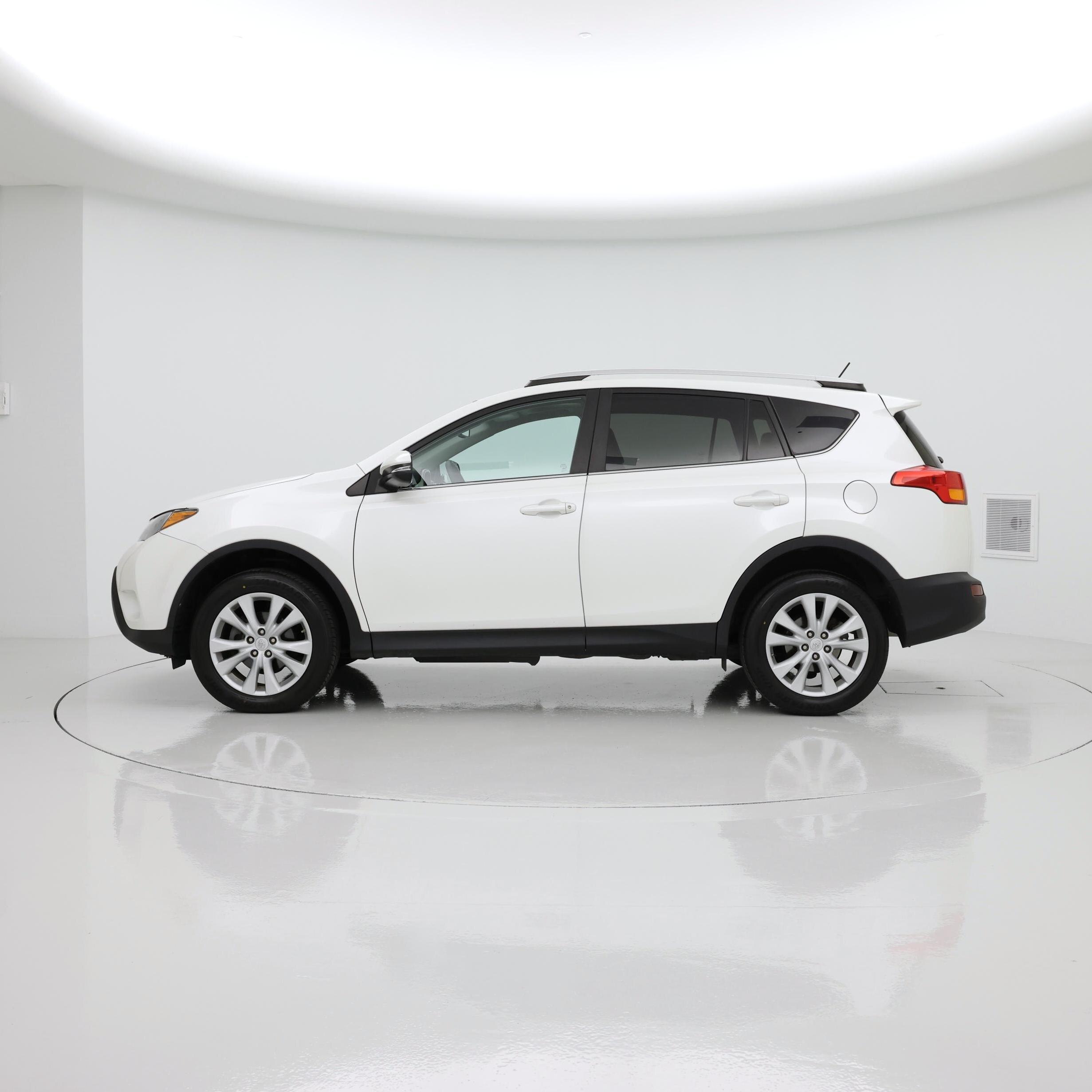 Thumbnail: 2014 Toyota RAV4 - 3