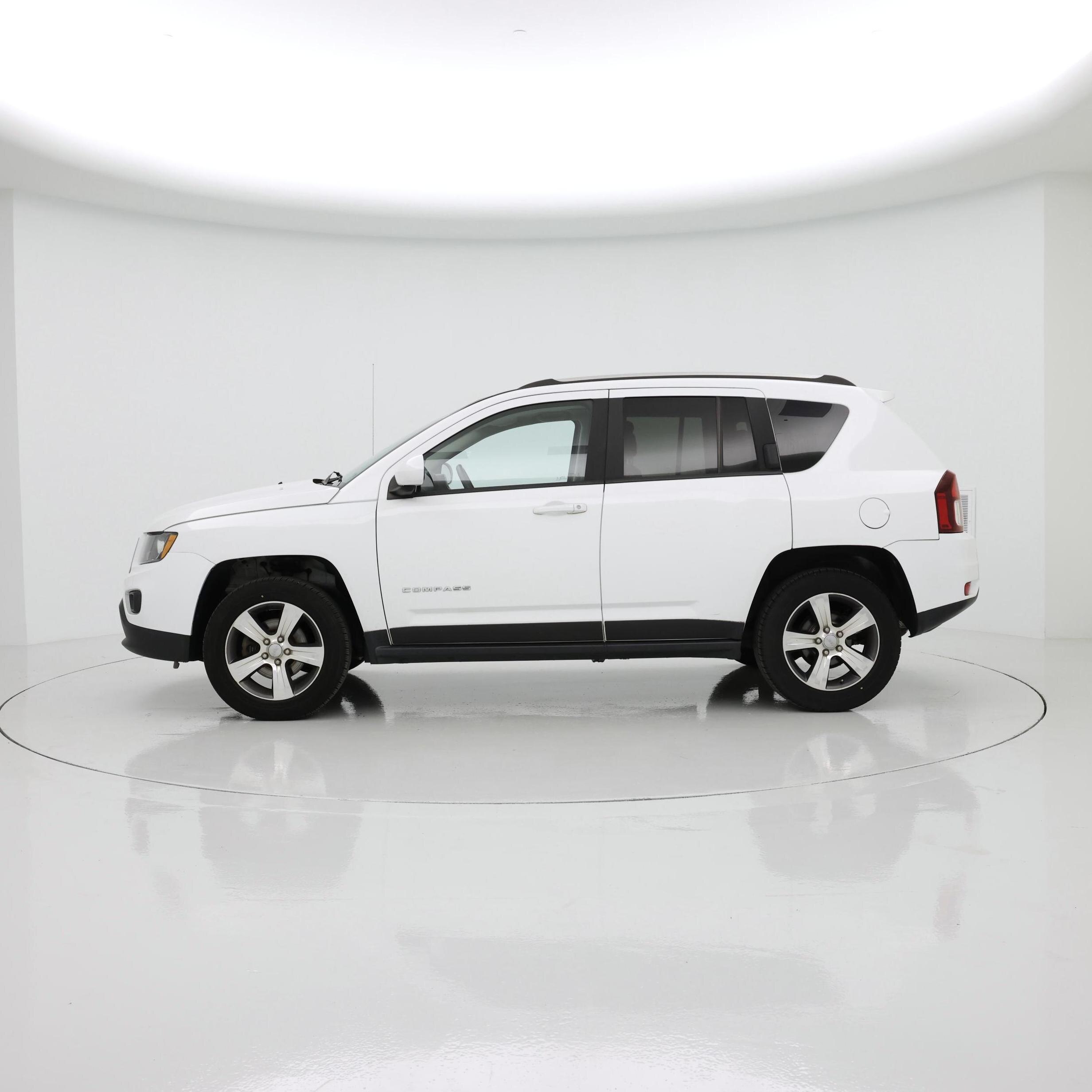 Thumbnail: 2016 Jeep Compass - 3