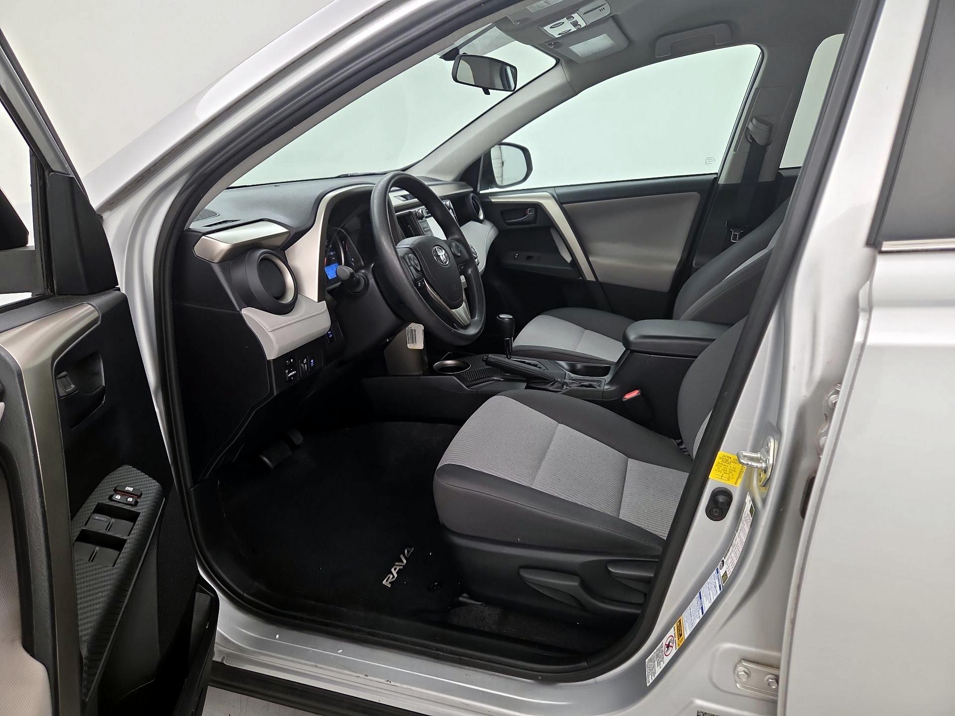 Thumbnail: 2014 Toyota RAV4 - 11