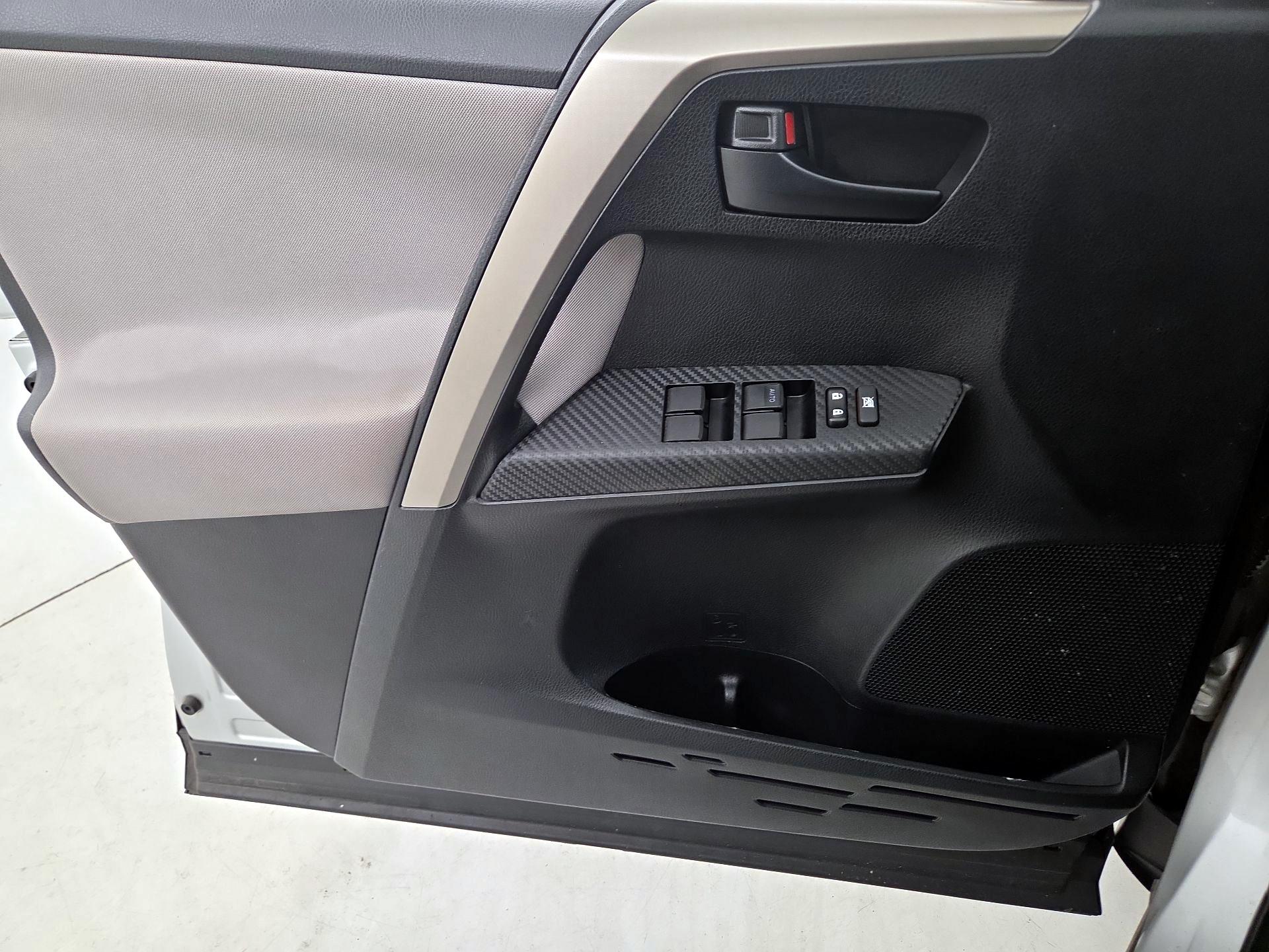 Thumbnail: 2014 Toyota RAV4 - 12