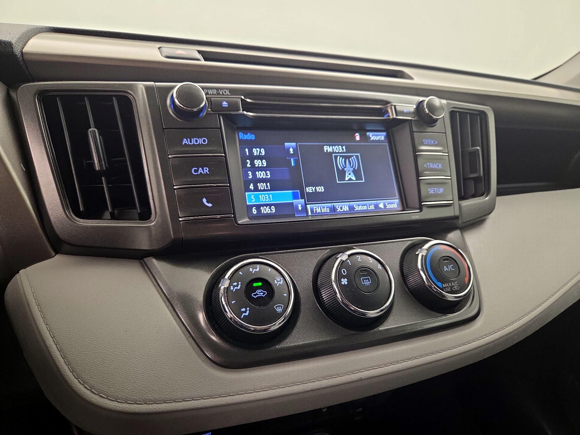 Thumbnail: 2014 Toyota RAV4 - 15