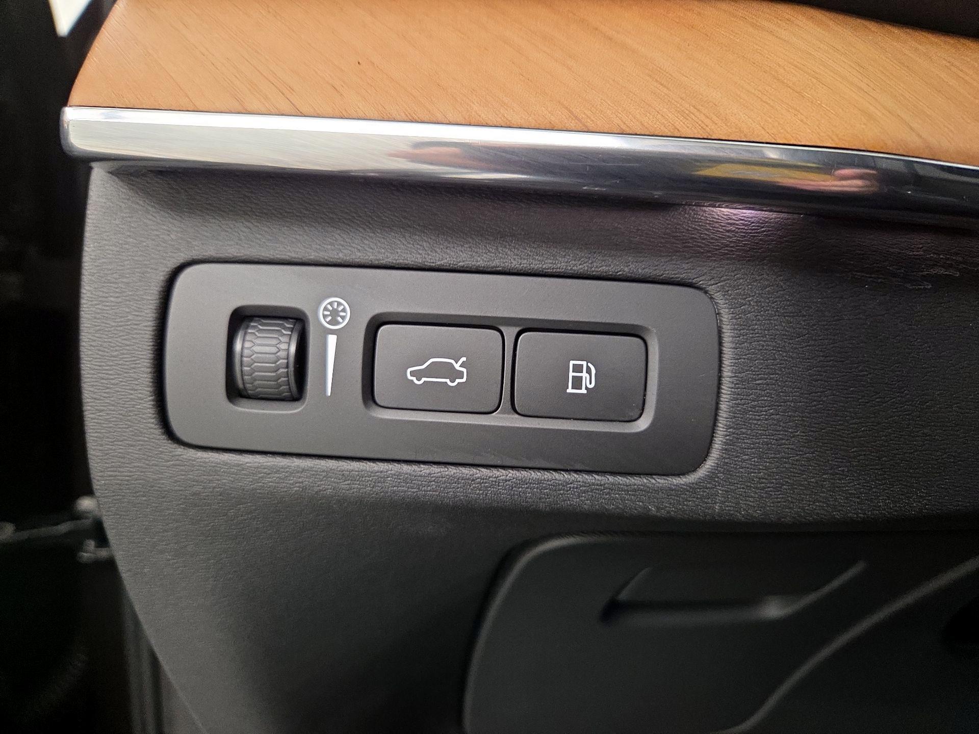 Thumbnail: 2020 Volvo XC90 - 13