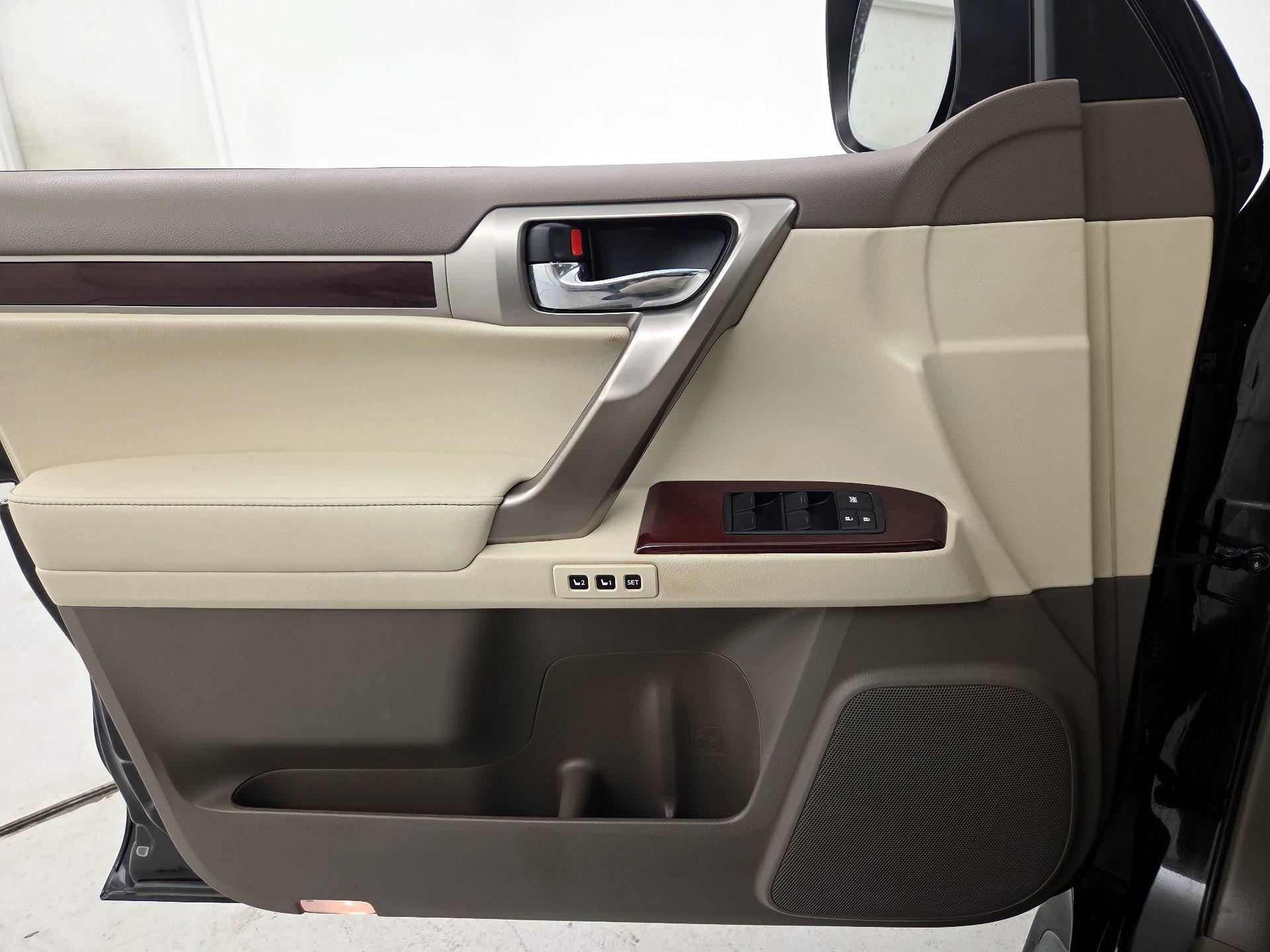 Thumbnail: 2015 Lexus GX - 12