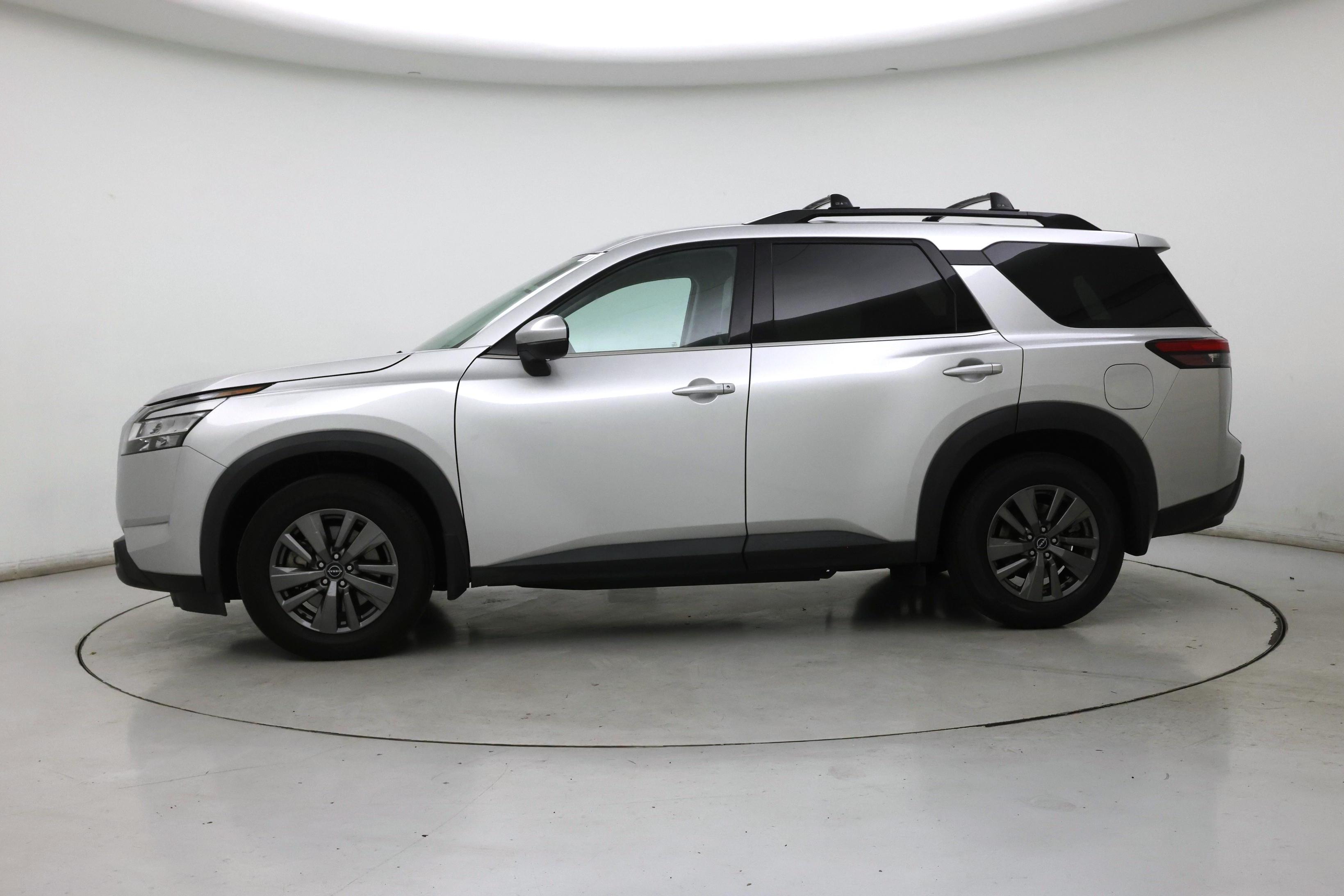 Thumbnail: 2022 Nissan Pathfinder - 3