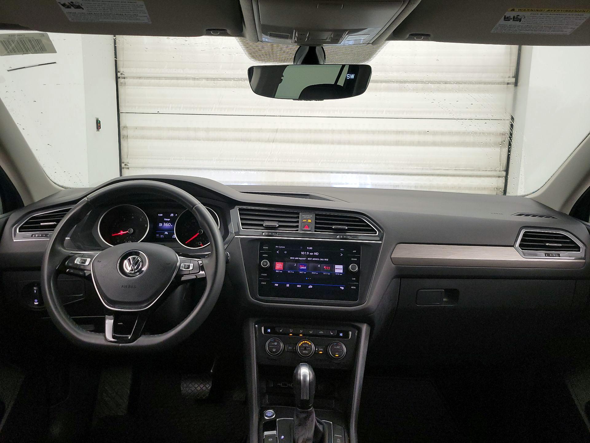 Thumbnail: 2020 Volkswagen Tiguan - 9