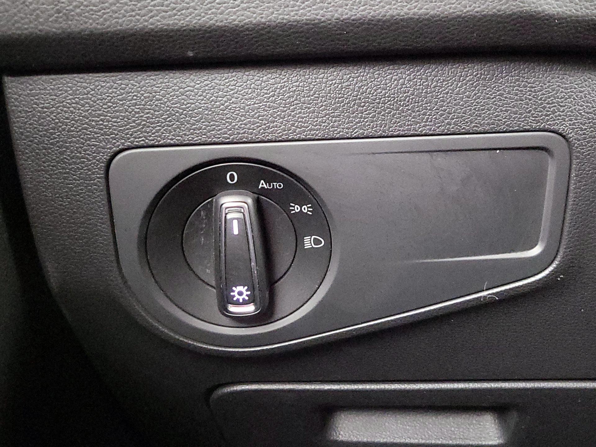 Thumbnail: 2020 Volkswagen Tiguan - 13