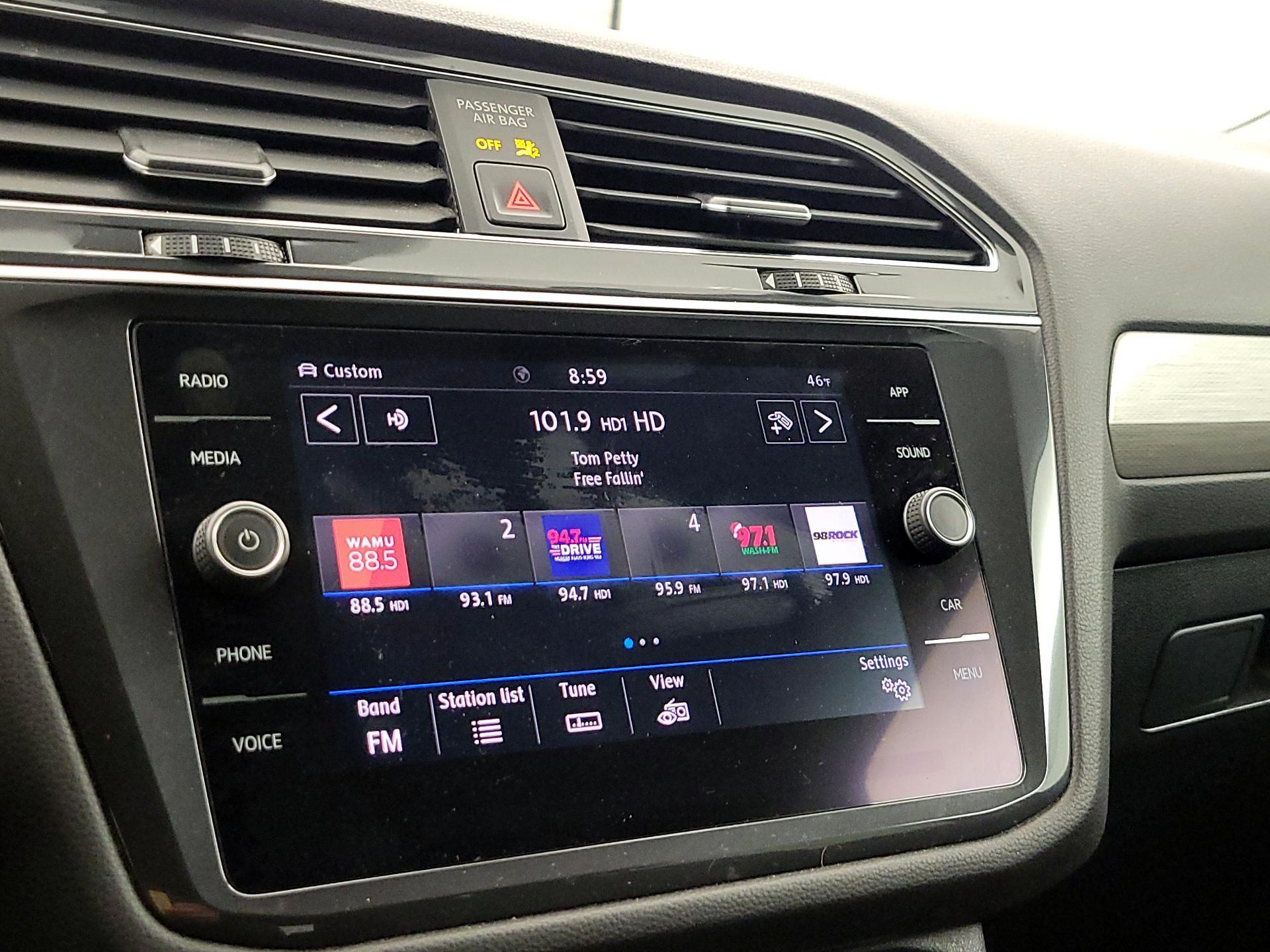 Thumbnail: 2020 Volkswagen Tiguan - 15