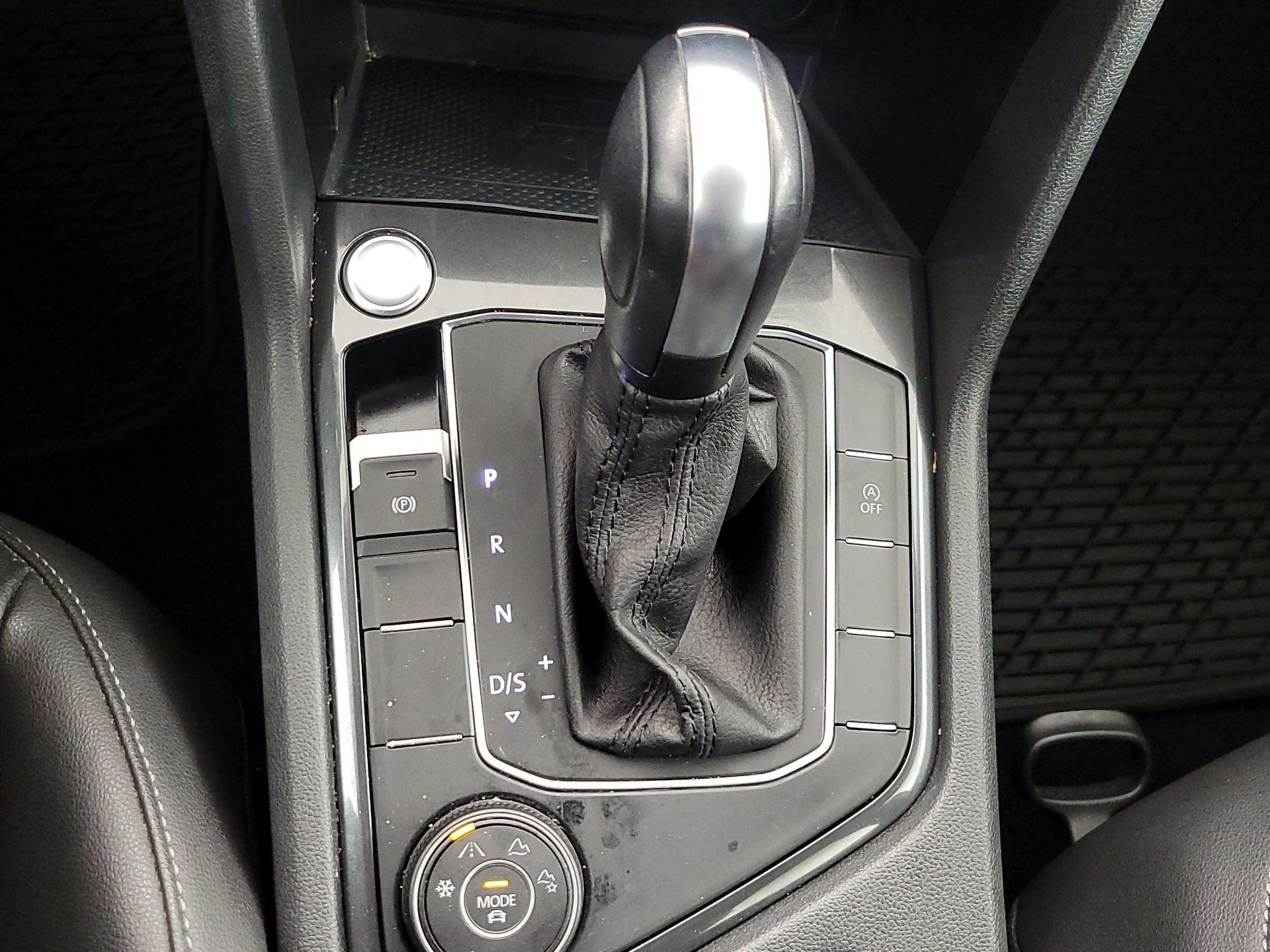 Thumbnail: 2020 Volkswagen Tiguan - 17