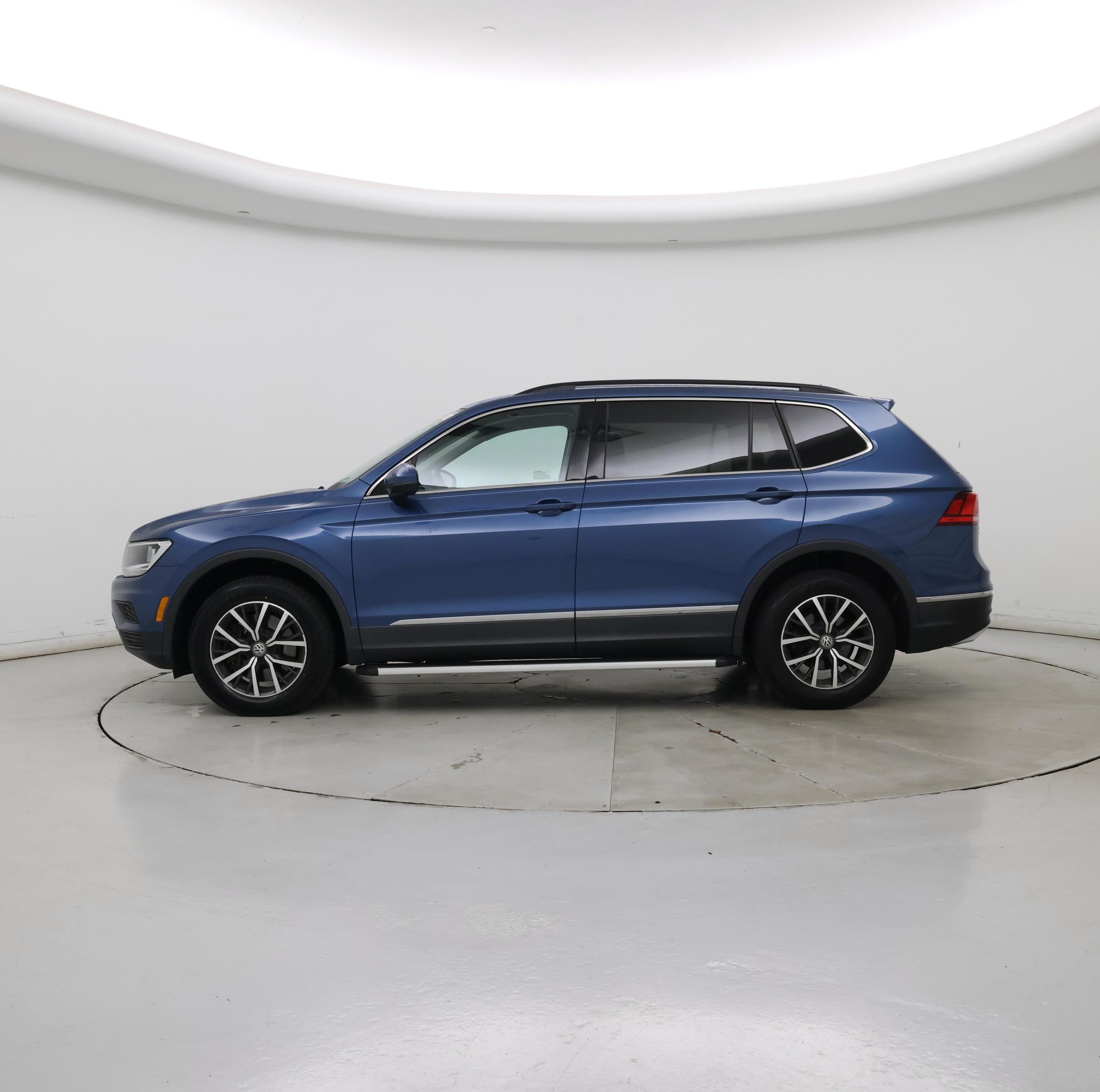 Thumbnail: 2020 Volkswagen Tiguan - 3